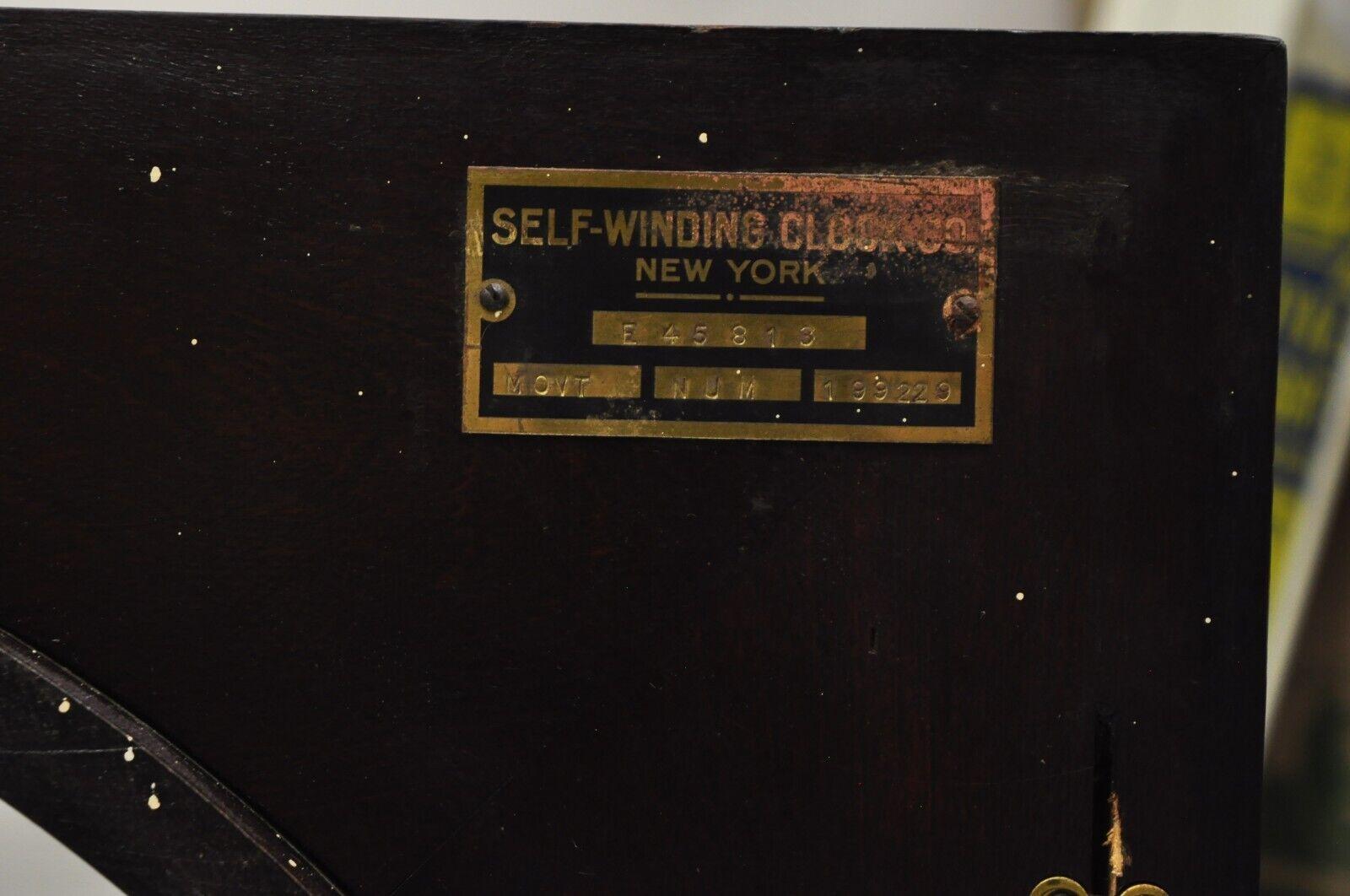 Vintage Self Winding Clock Co Große quadratische Gehäuse-Regaluhr, Vintage im Angebot 1