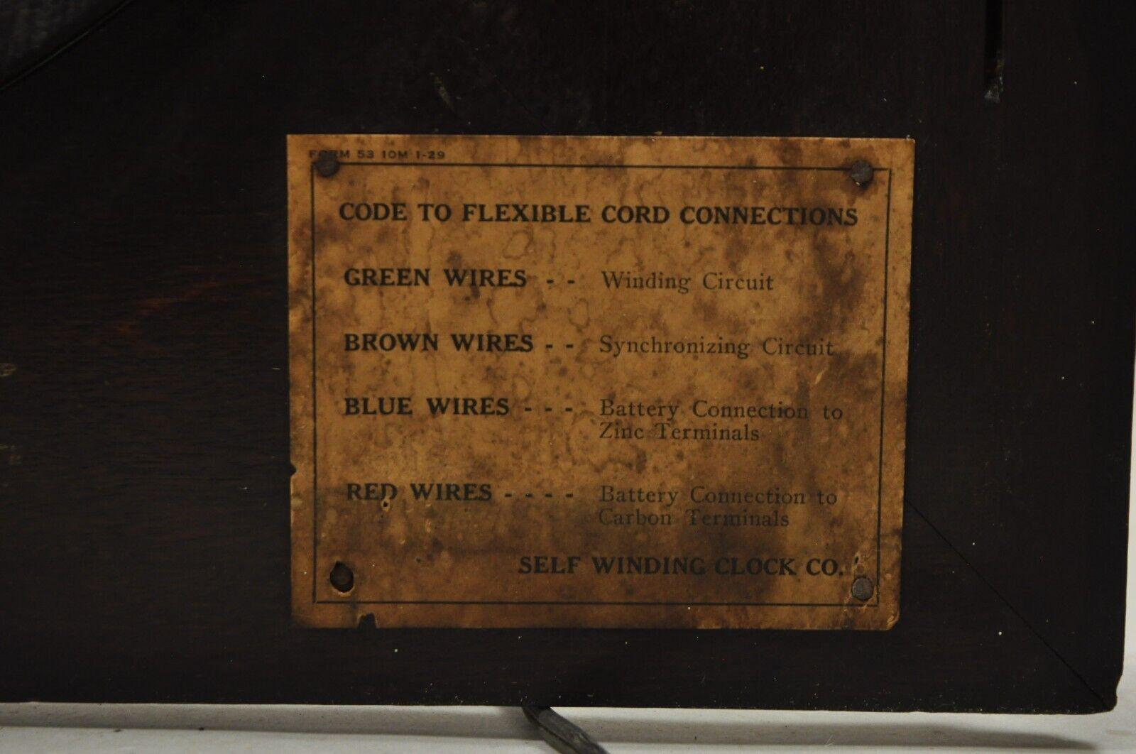 Vintage Self Winding Clock Co Große quadratische Gehäuse-Regaluhr, Vintage im Angebot 2