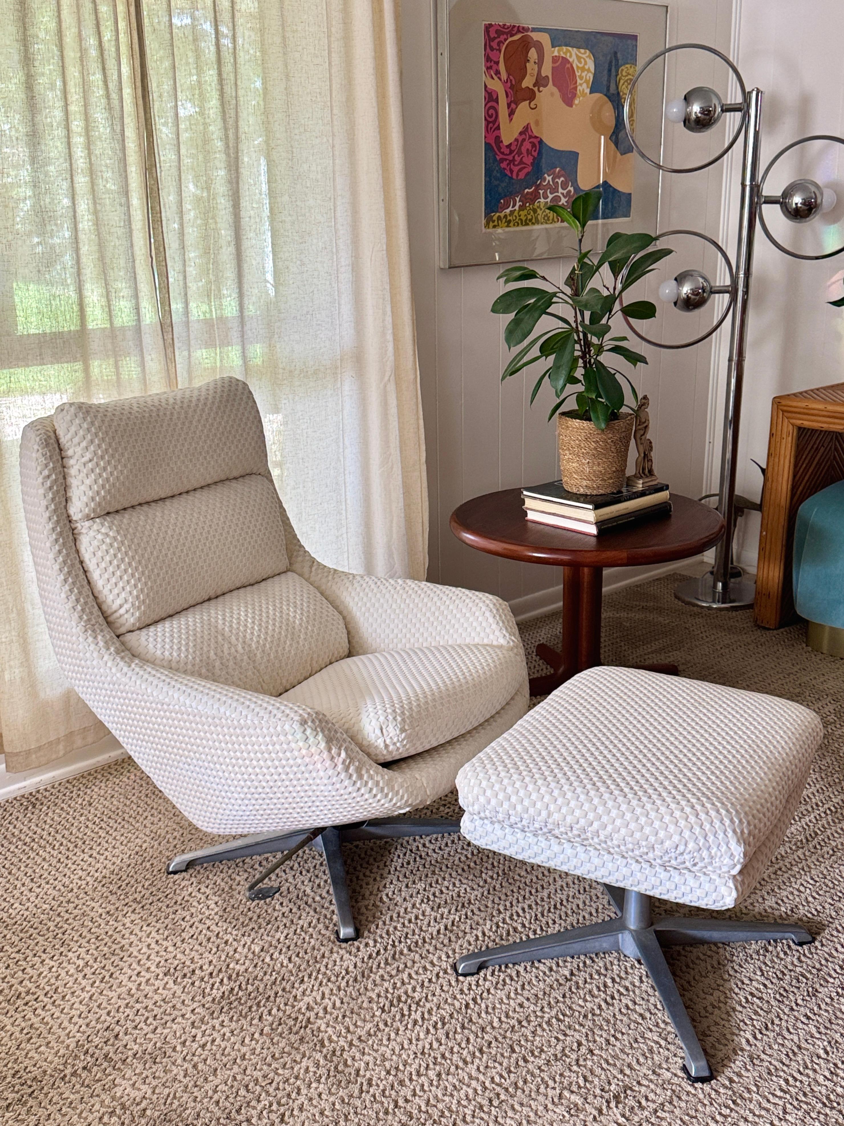 Vintage Selig Swedish modern swivel recliner lounge chair with ottoman 1