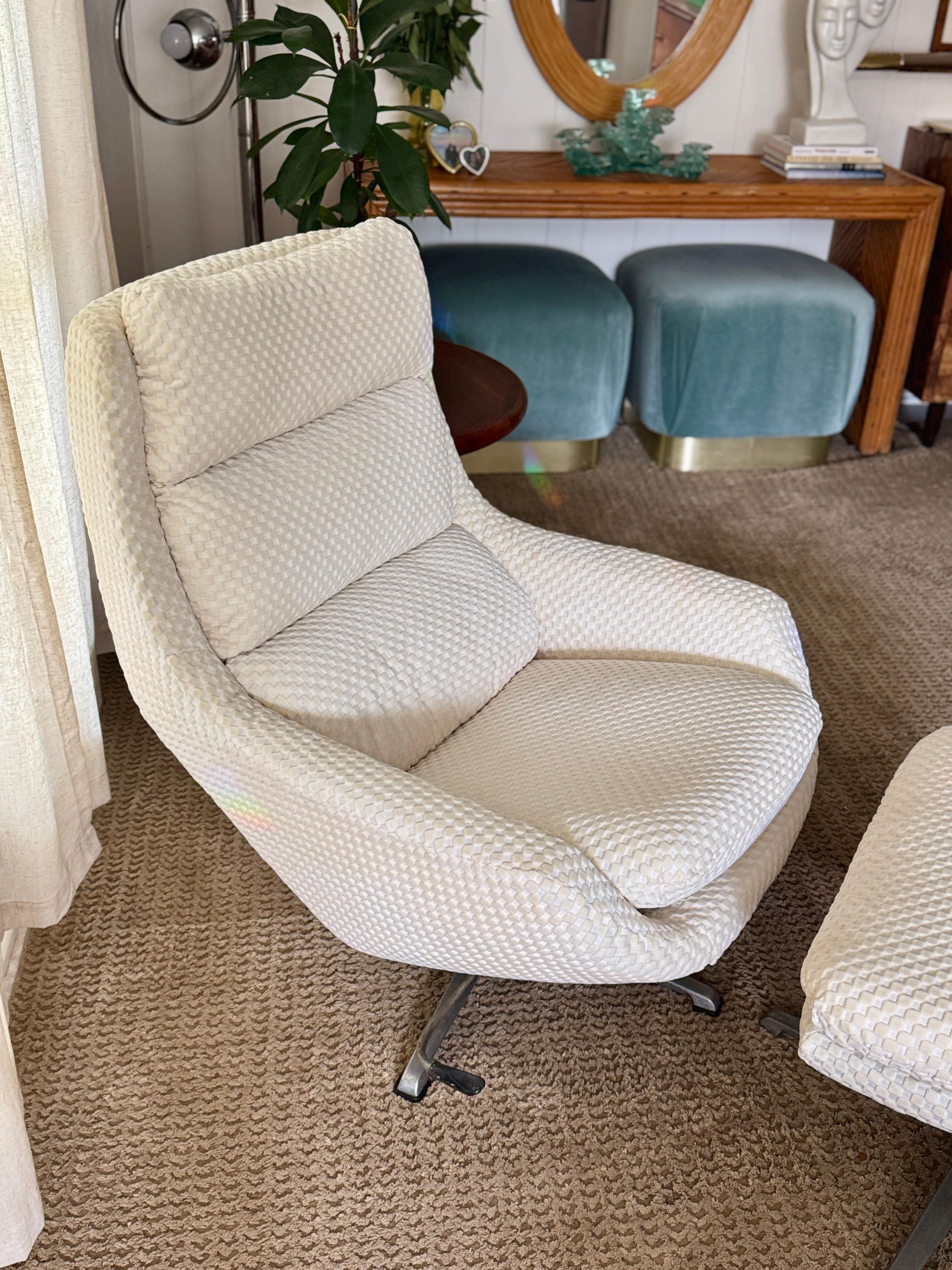 Vintage Selig Swedish modern swivel recliner lounge chair with ottoman 2