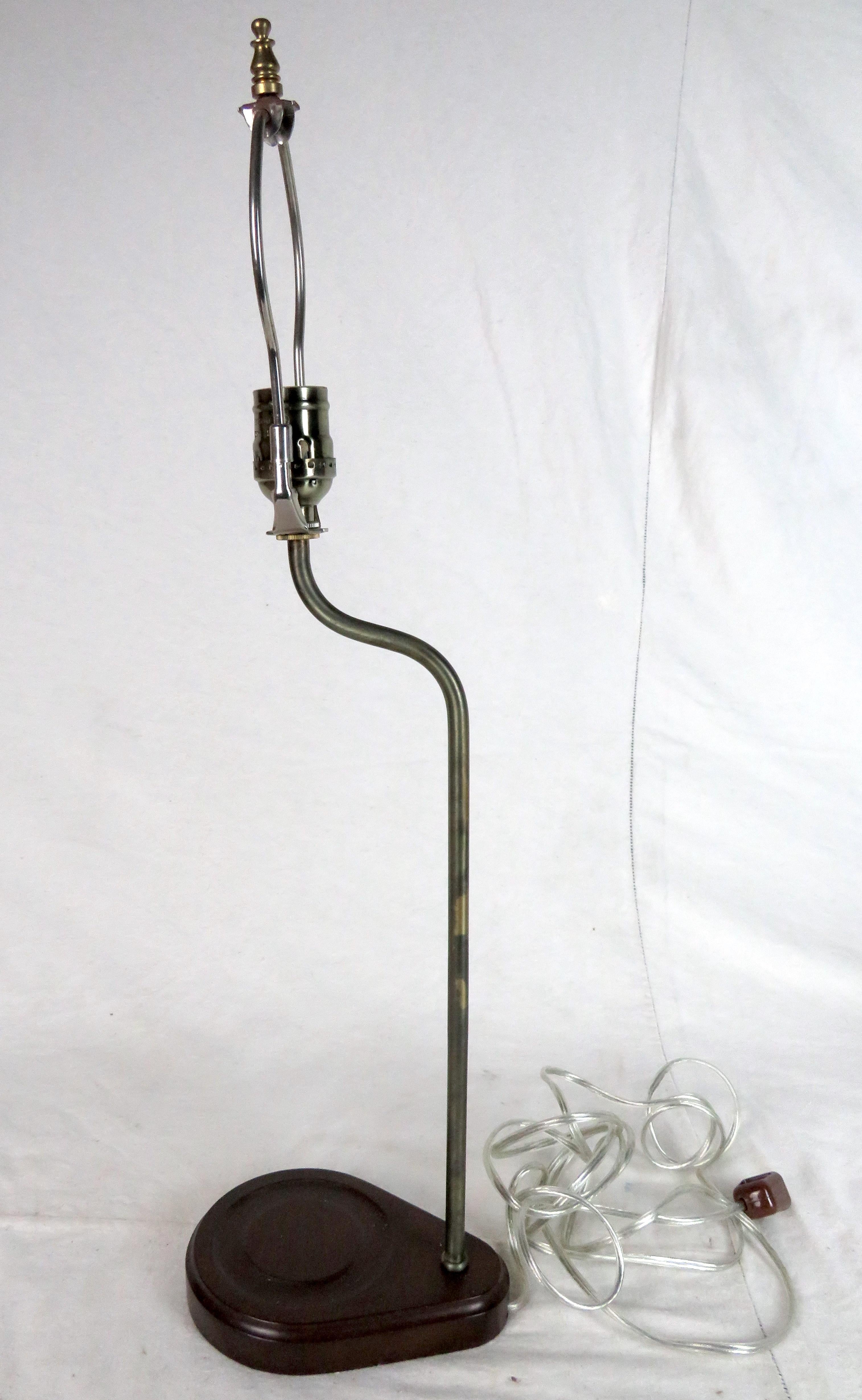 Vintage-Flaschenlampe mit Vintage-Muster (Aluminium) im Angebot