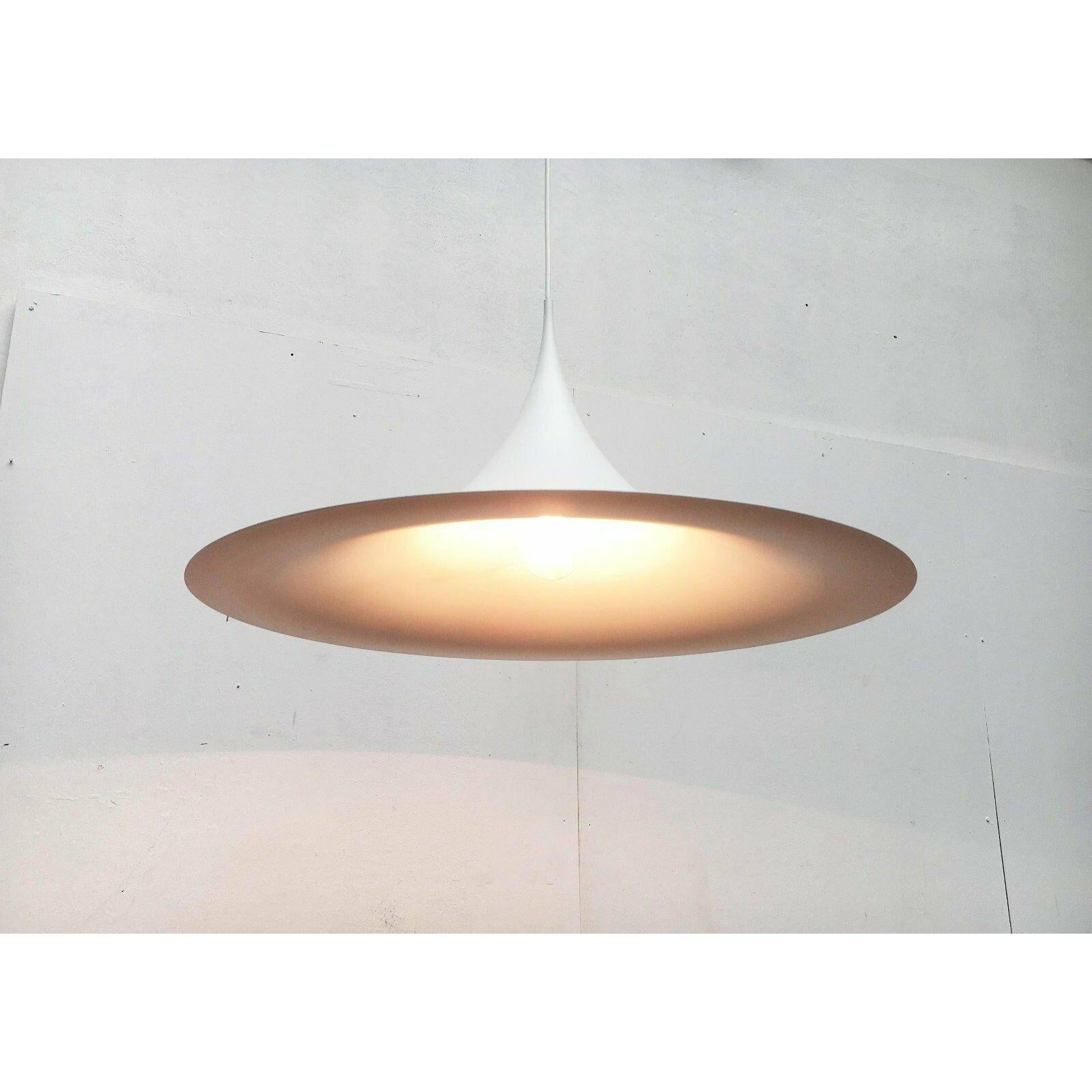 Lampada a sospensione semi vintage in bianco di Bondrup & Thorup per Fog & Mørup in vendita 5