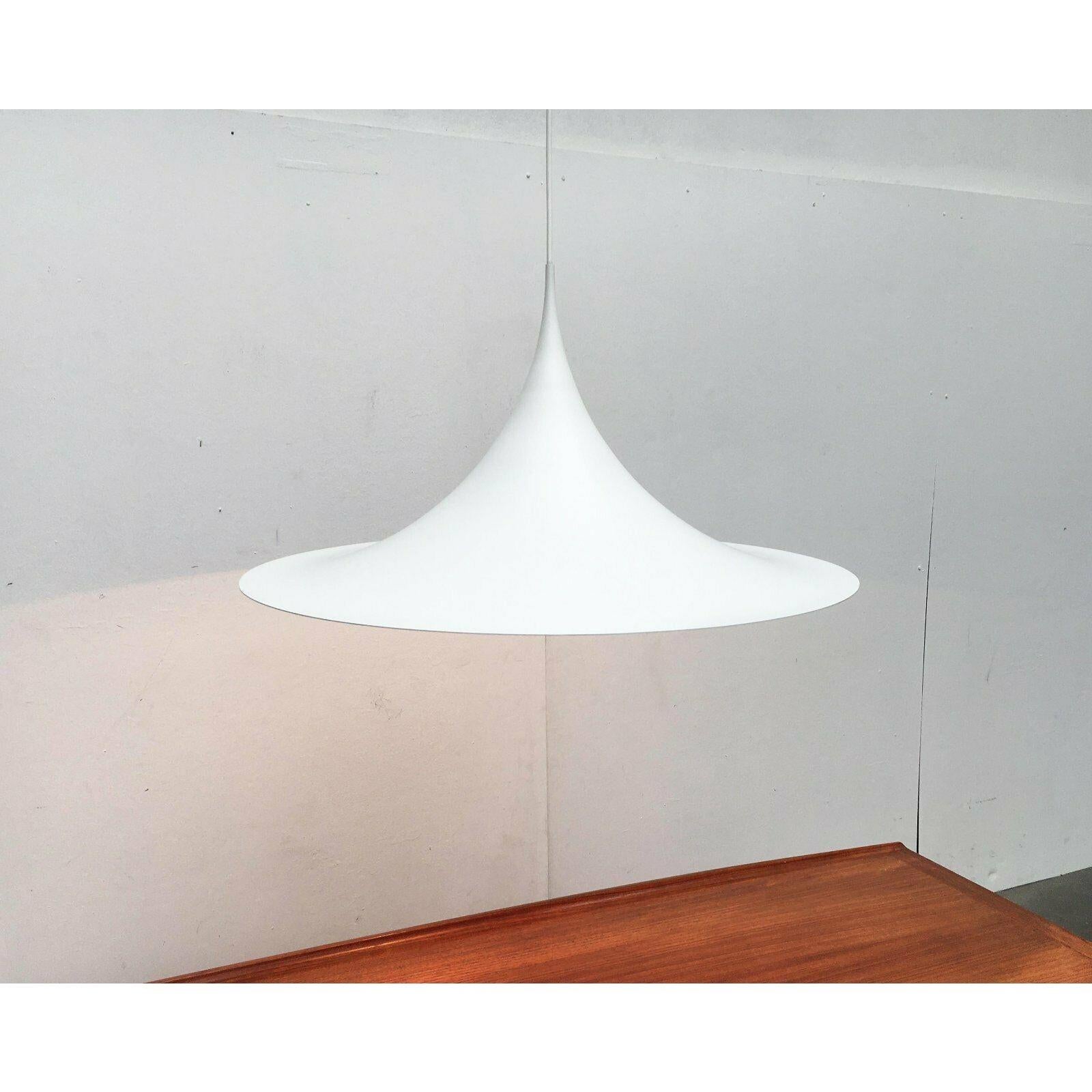 Lampada a sospensione semi vintage in bianco di Bondrup & Thorup per Fog & Mørup in vendita 2