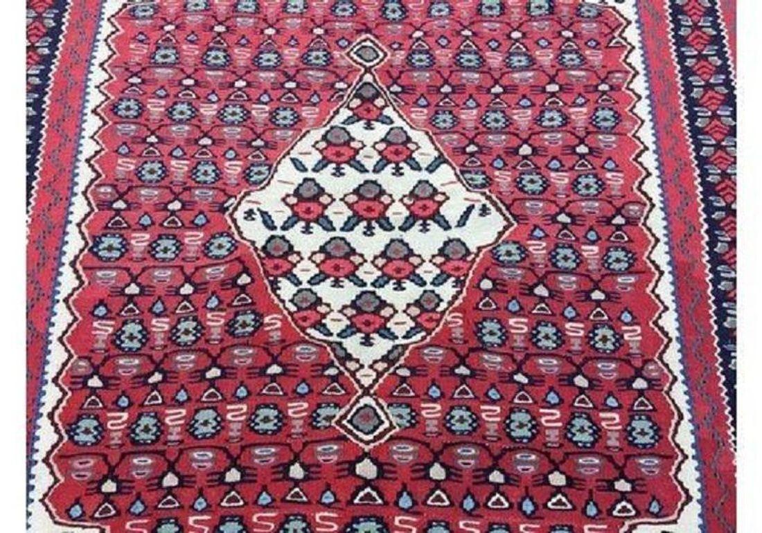 Vintage Senneh Kilim 1.70m X 1.12m In Good Condition For Sale In St. Albans, GB