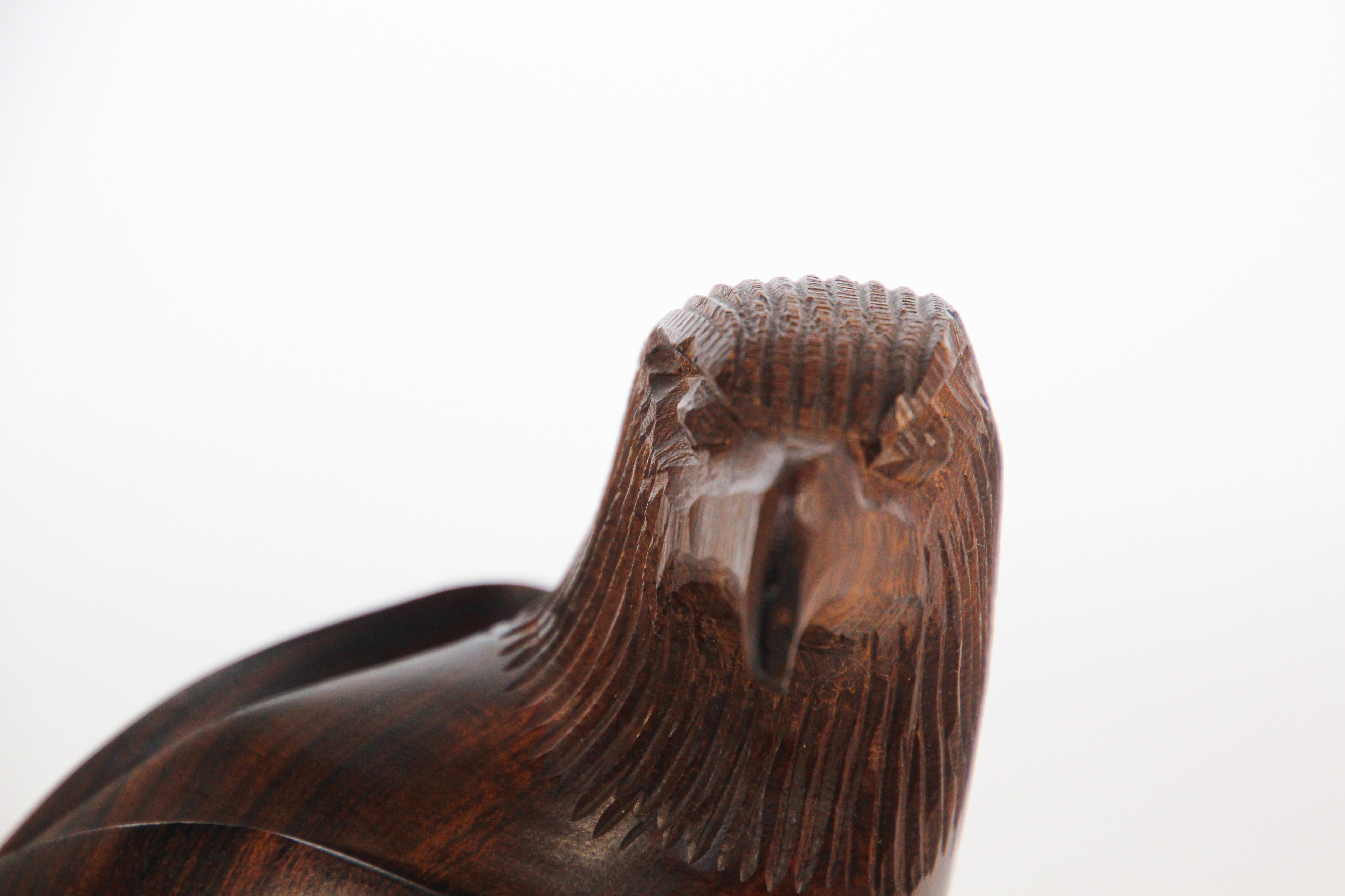 Vintage Sculpture of an American Eagle Carved in Seri Ironwood In Good Condition For Sale In North Hollywood, CA