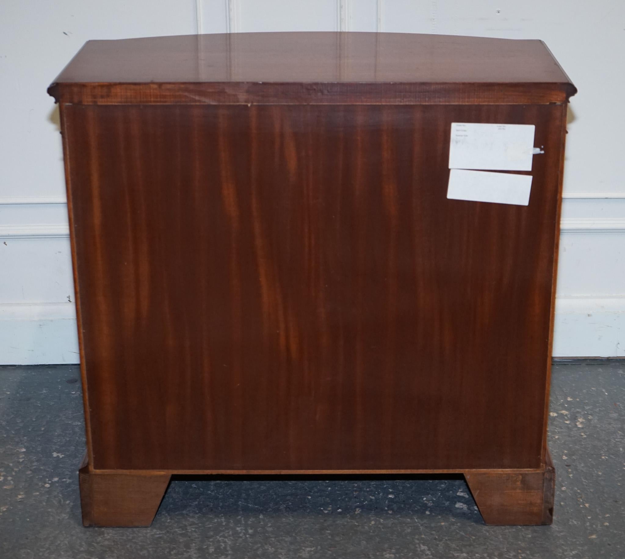 VINTAGE SERPENTINE BOW FRONT DWARF OPEN BOOKCASE WiTH TWO DRAWERS BY WADE For Sale 7