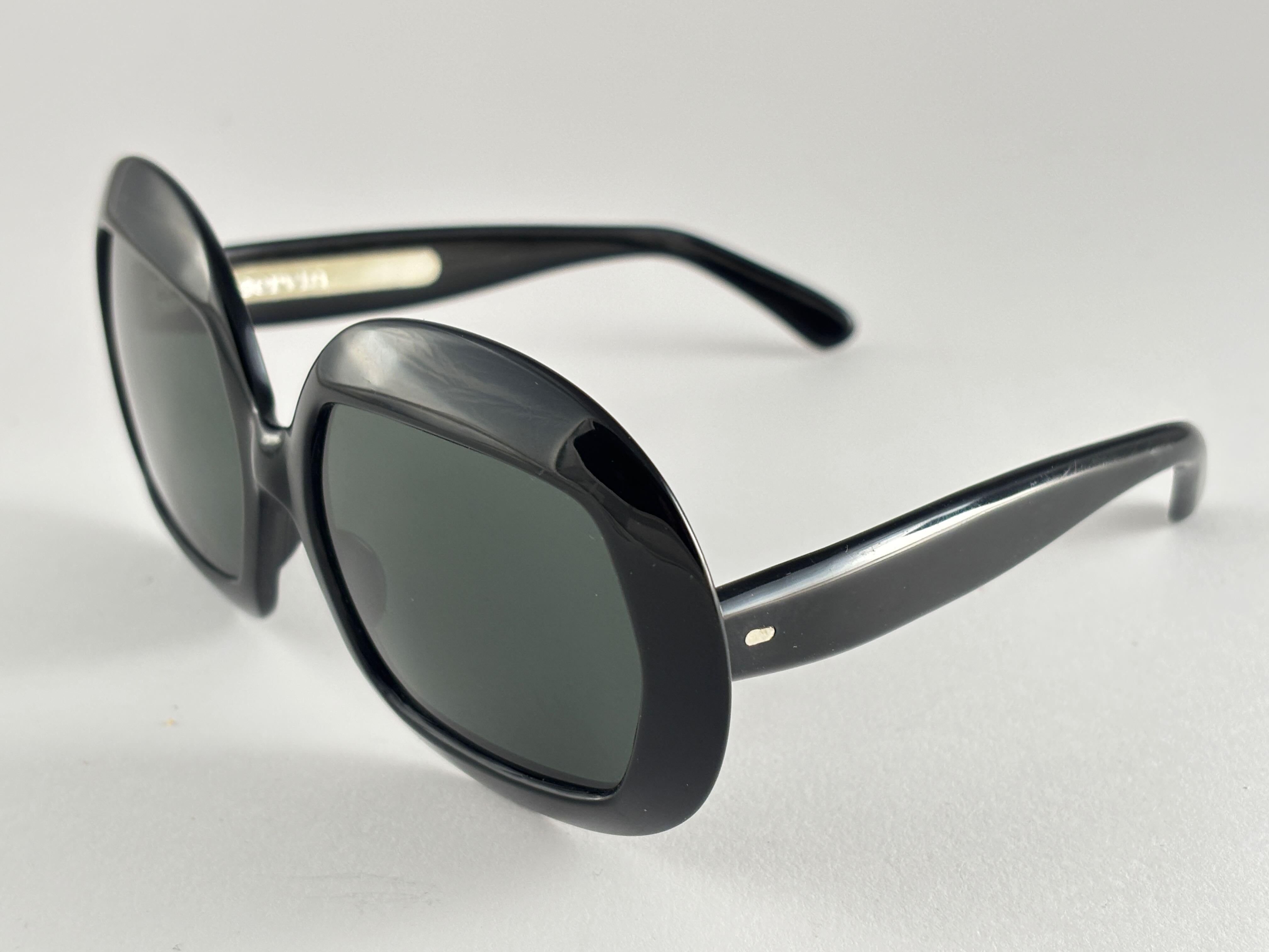 Vintage Servin Schwarz gerundet 1970er Jahre Sonnenbrille Made in Spain im Angebot 1