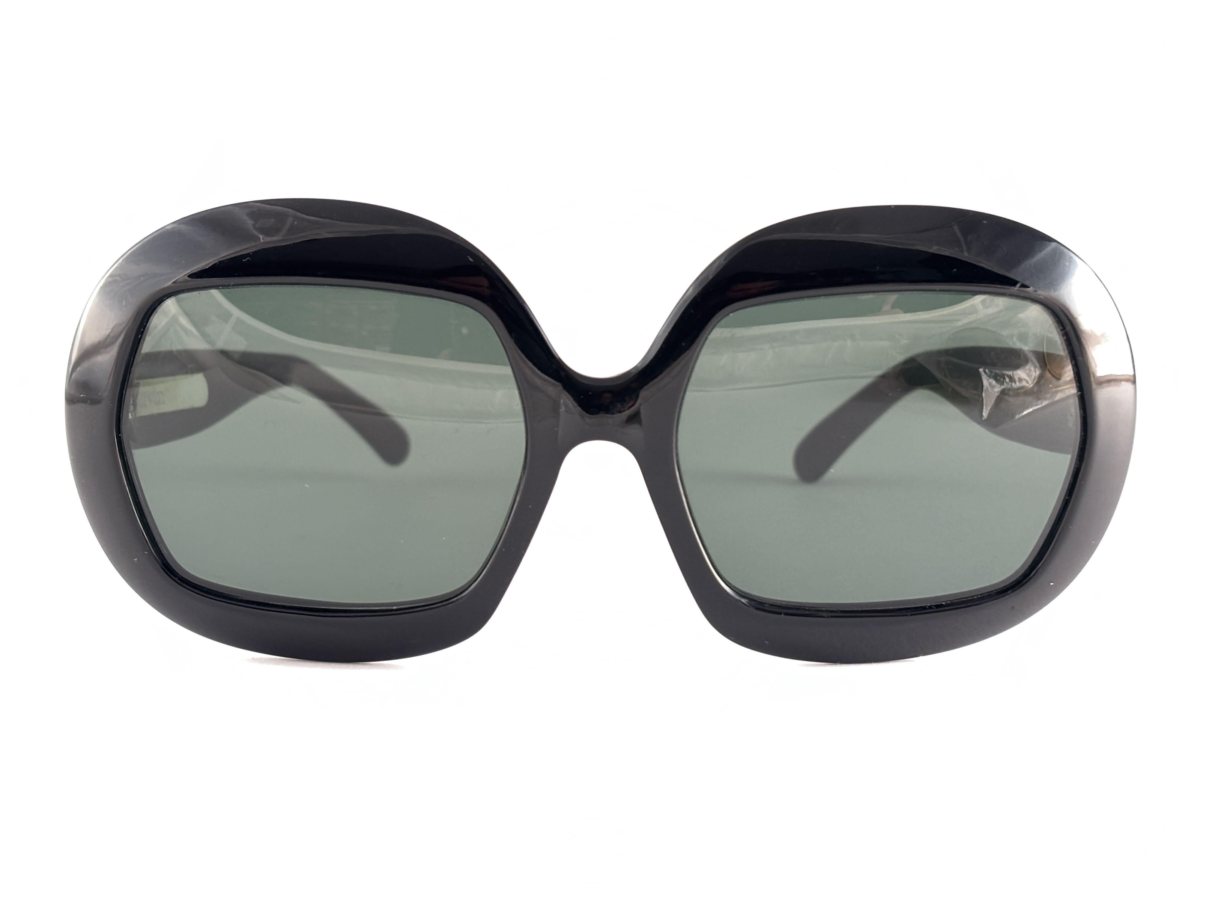 Vintage Servin Schwarz gerundet 1970er Jahre Sonnenbrille Made in Spain im Angebot 2