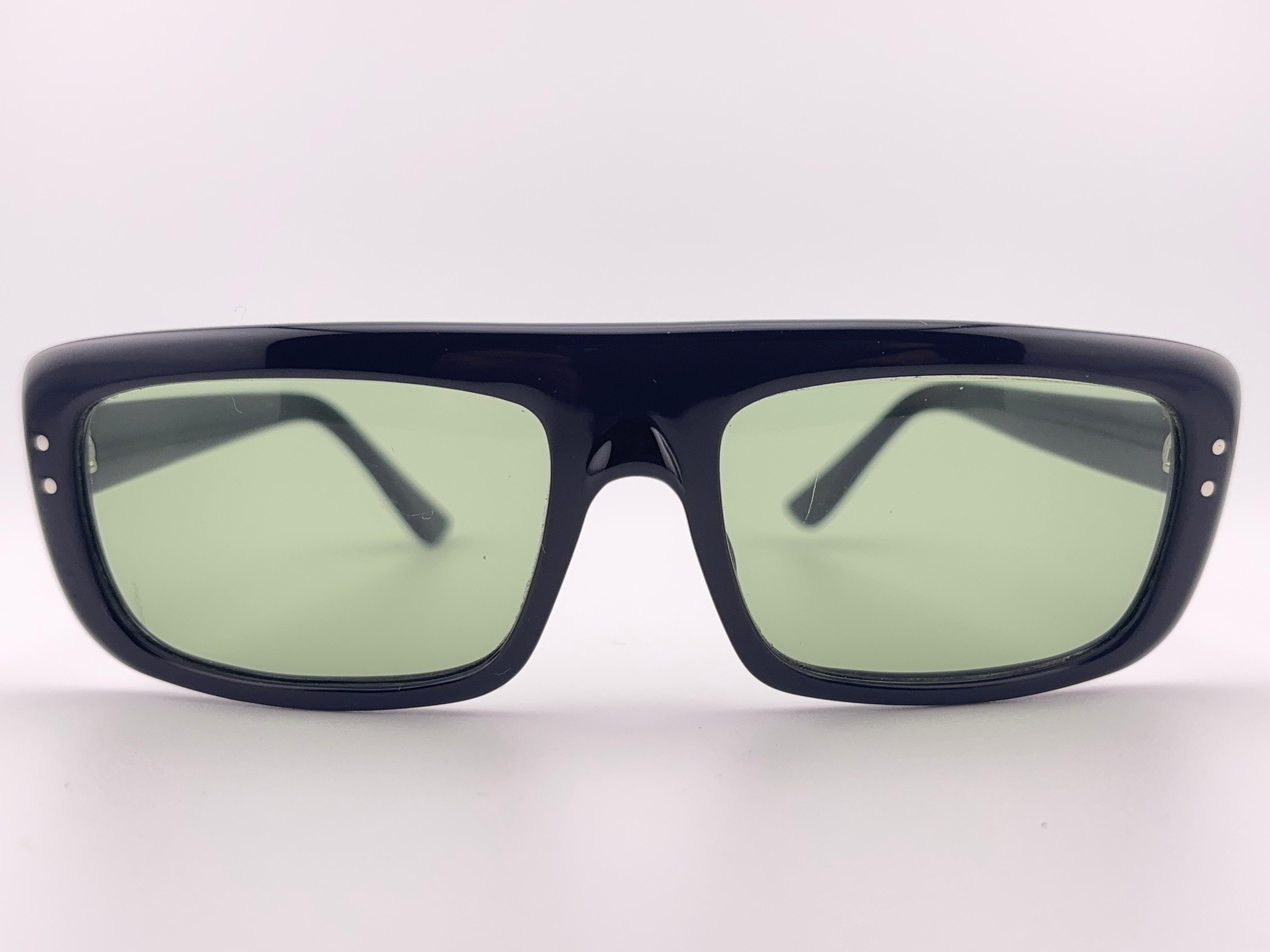Lunettes de soleil vintage Servin noir à large monture Midcentury 1960's en vente 5