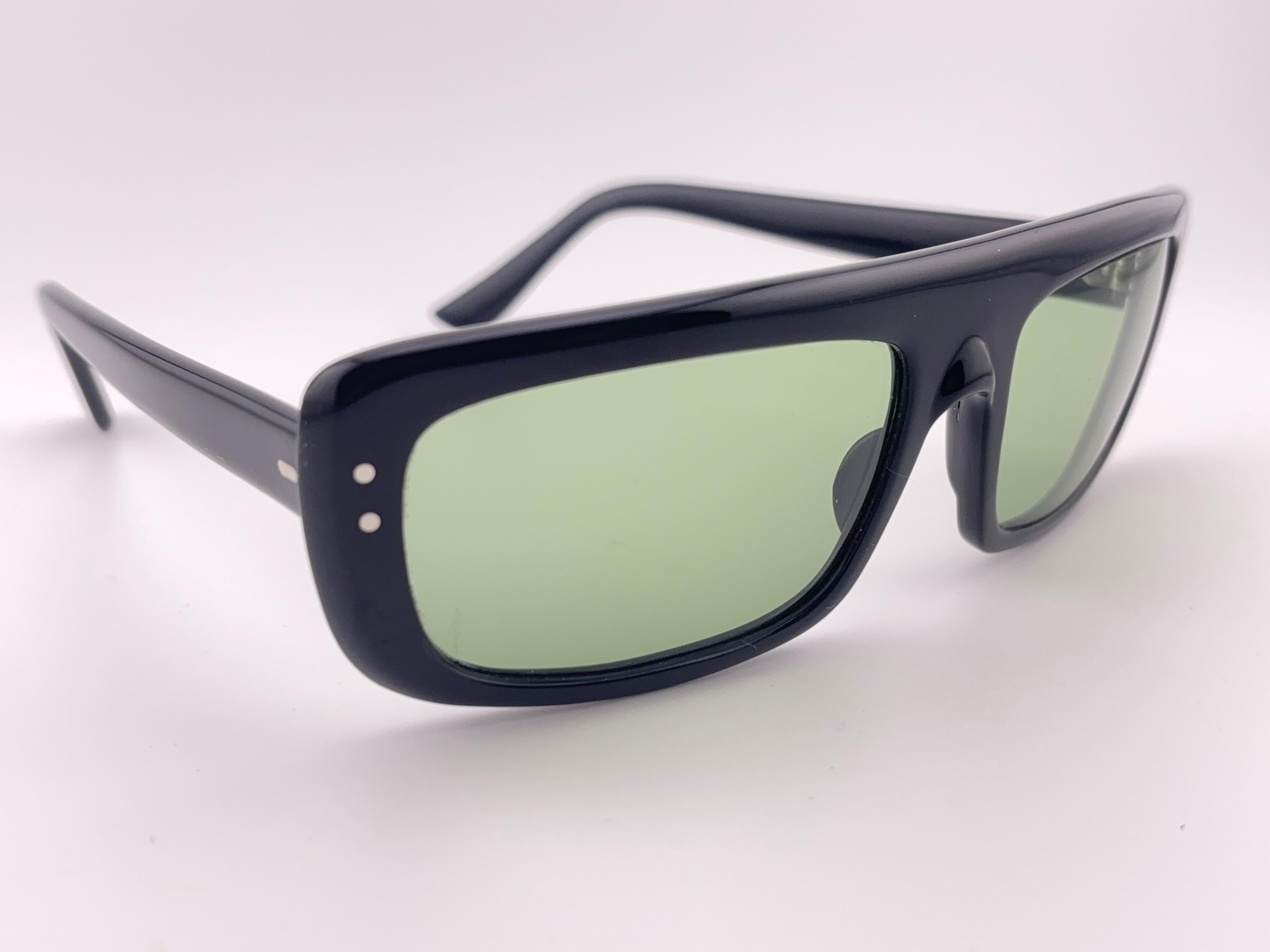Lunettes de soleil vintage Servin noir à large monture Midcentury 1960's en vente 4