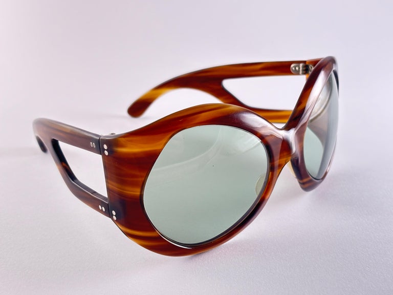 Statements by Riviera Vintage Sunglasses Orange Tortoise Shell Made in Italy Vintage Statements by Riviera Cat eye tortoise sunglasses  main image 3