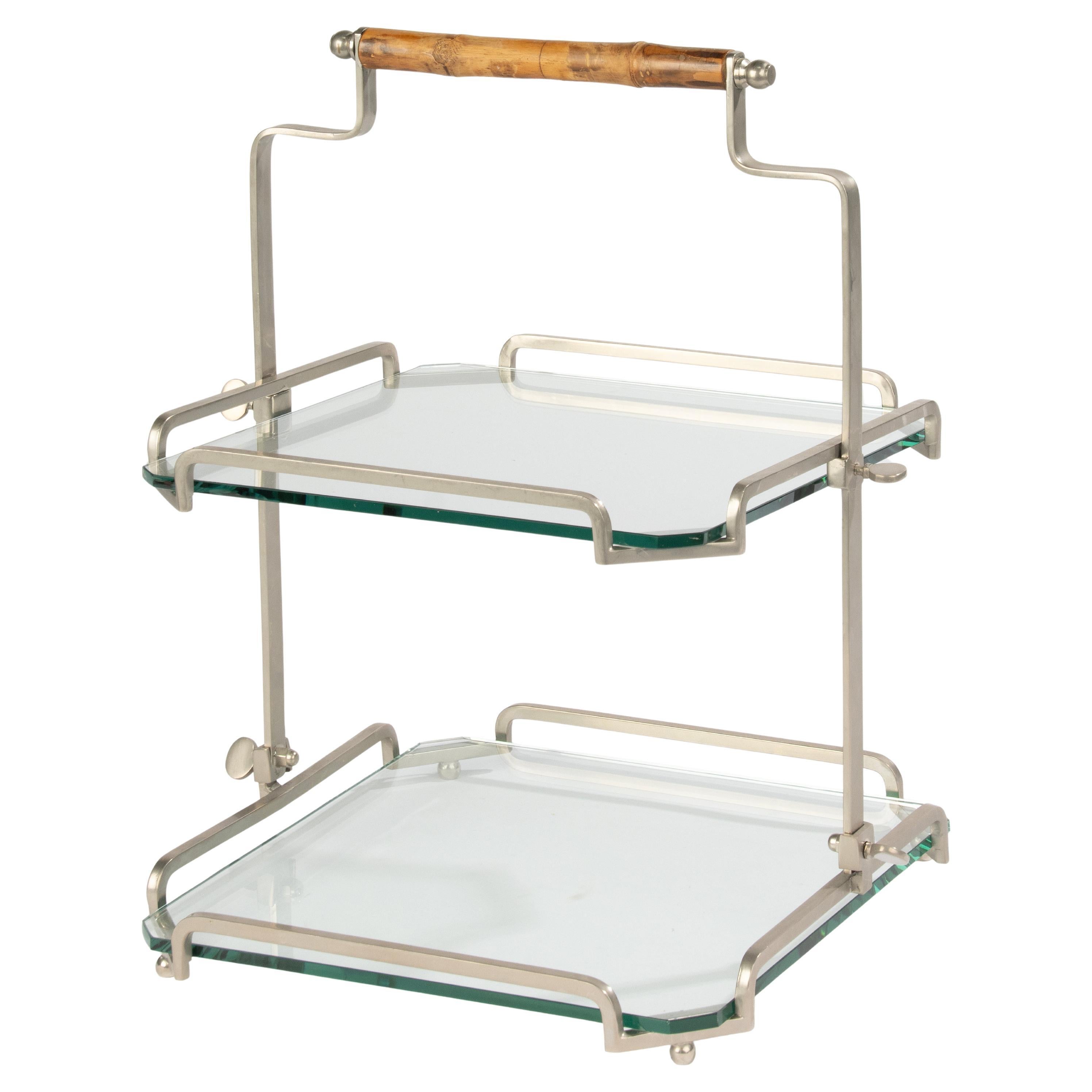 Vintage Servierständer - Zweistöckig - Metall und Glas - Bambusgriff im Angebot