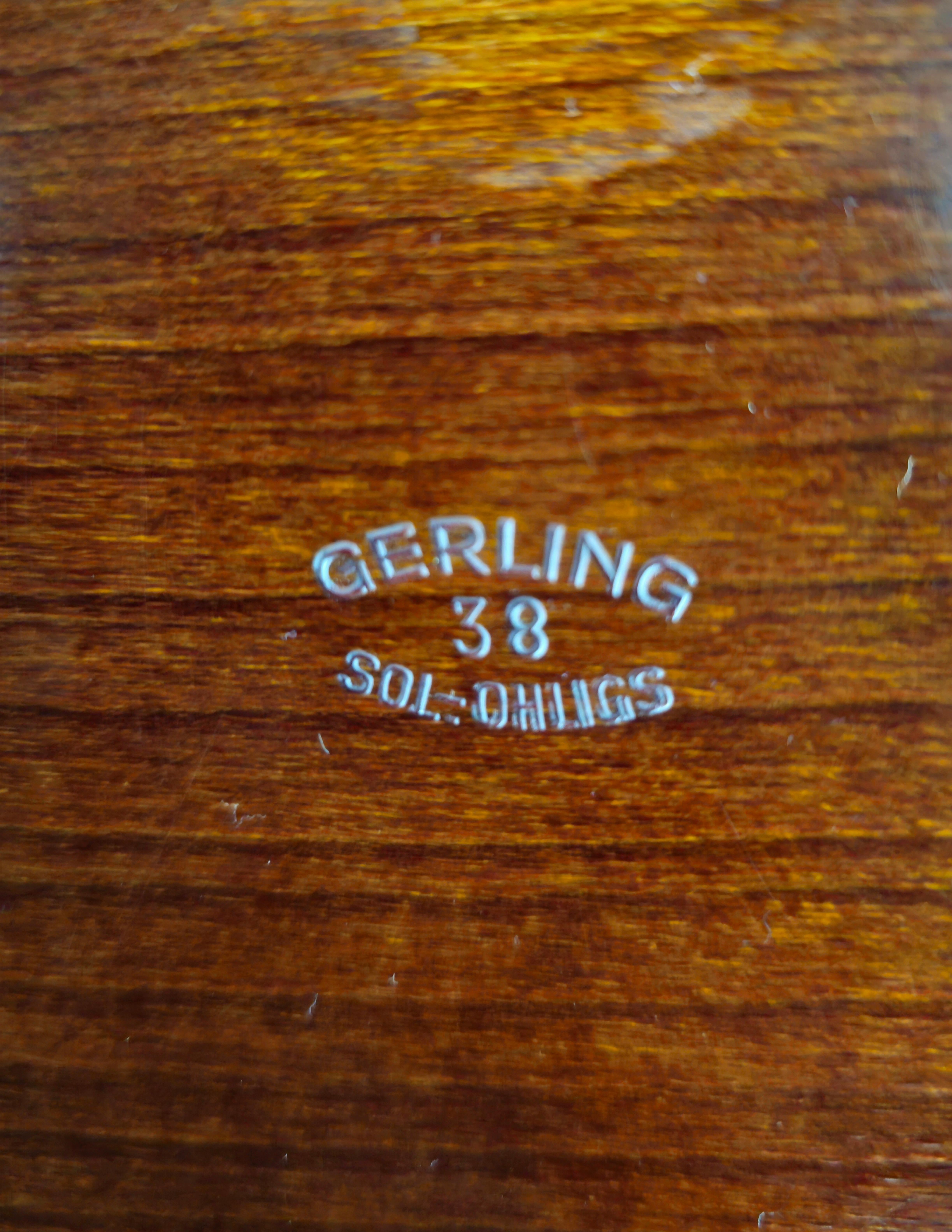 A very elegant wood laminated tray realized by the brand Gerling Sol-Ohligs (as reported on the base)
A unique item to be collect. Please watch the video and photos carefully, thank you.

Weight: 0.772 Kg

NOTE: We offer our customers an excellent