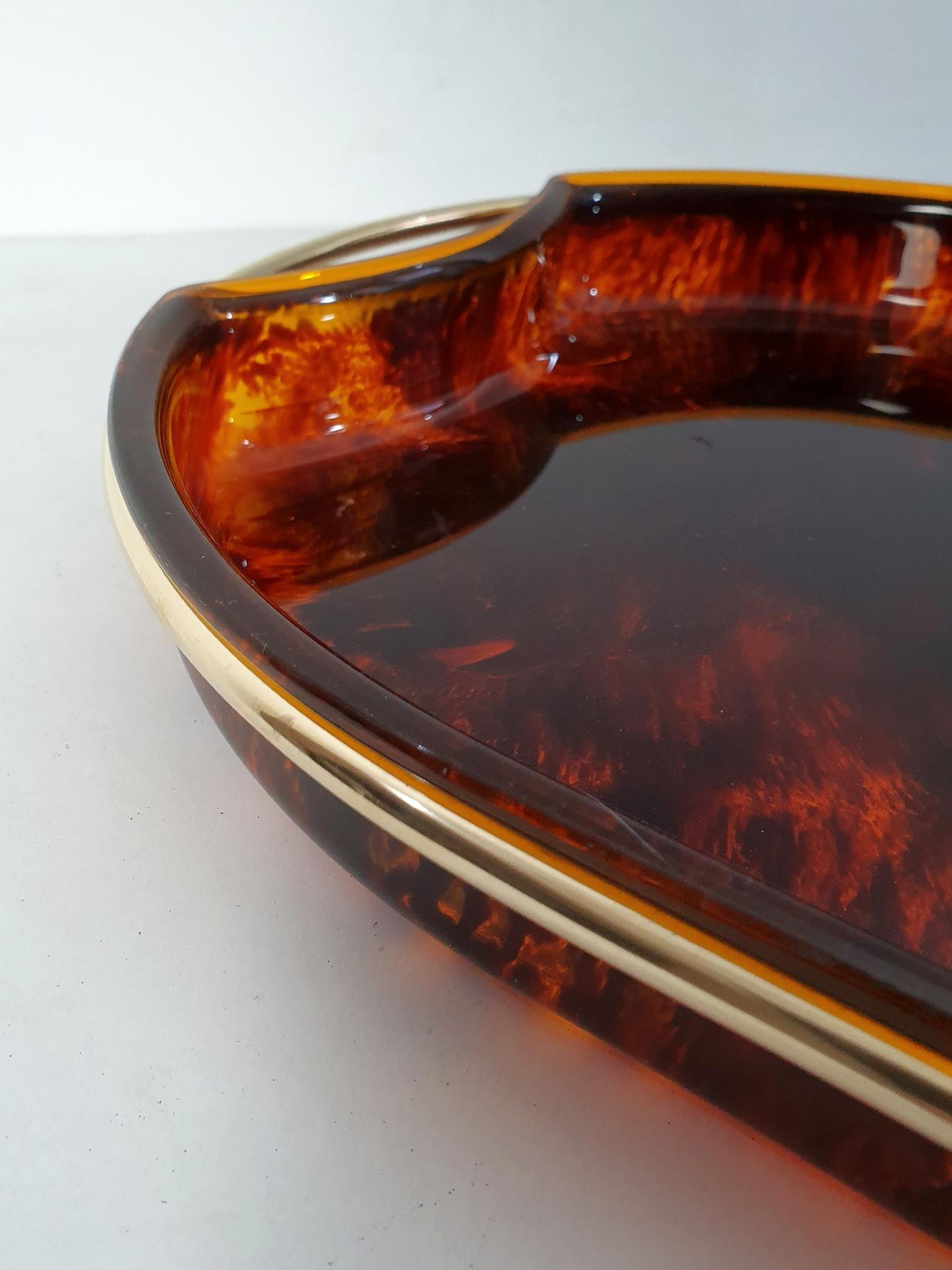 Vintage Serving Tray in Lucite Tortoise and Brass, Italy In Good Condition For Sale In Albano Laziale, Rome/Lazio