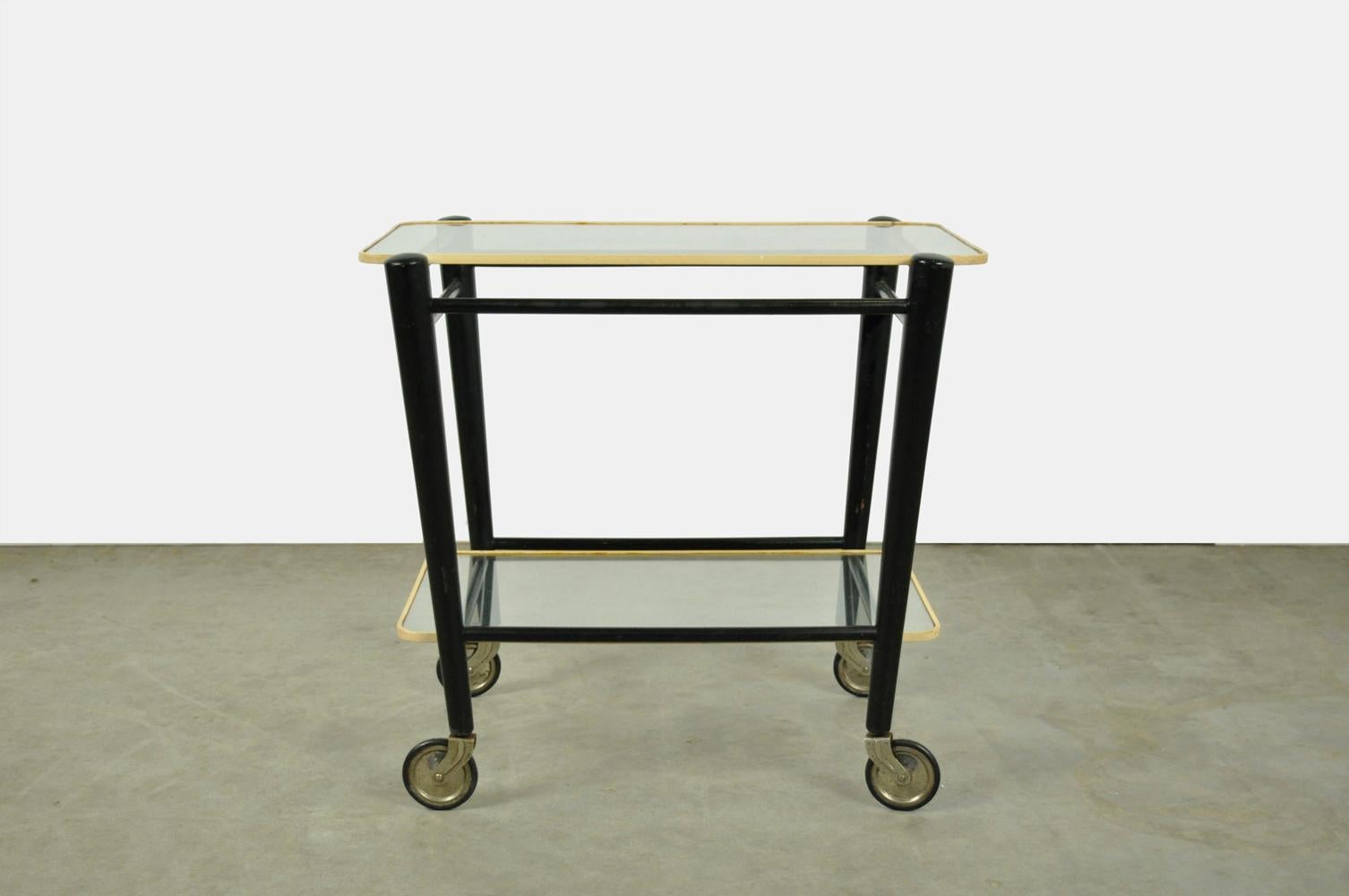 Mid-Century Modern Vintage serving trolley by the former Dutch furniture manufacturer Coja, 1950s For Sale
