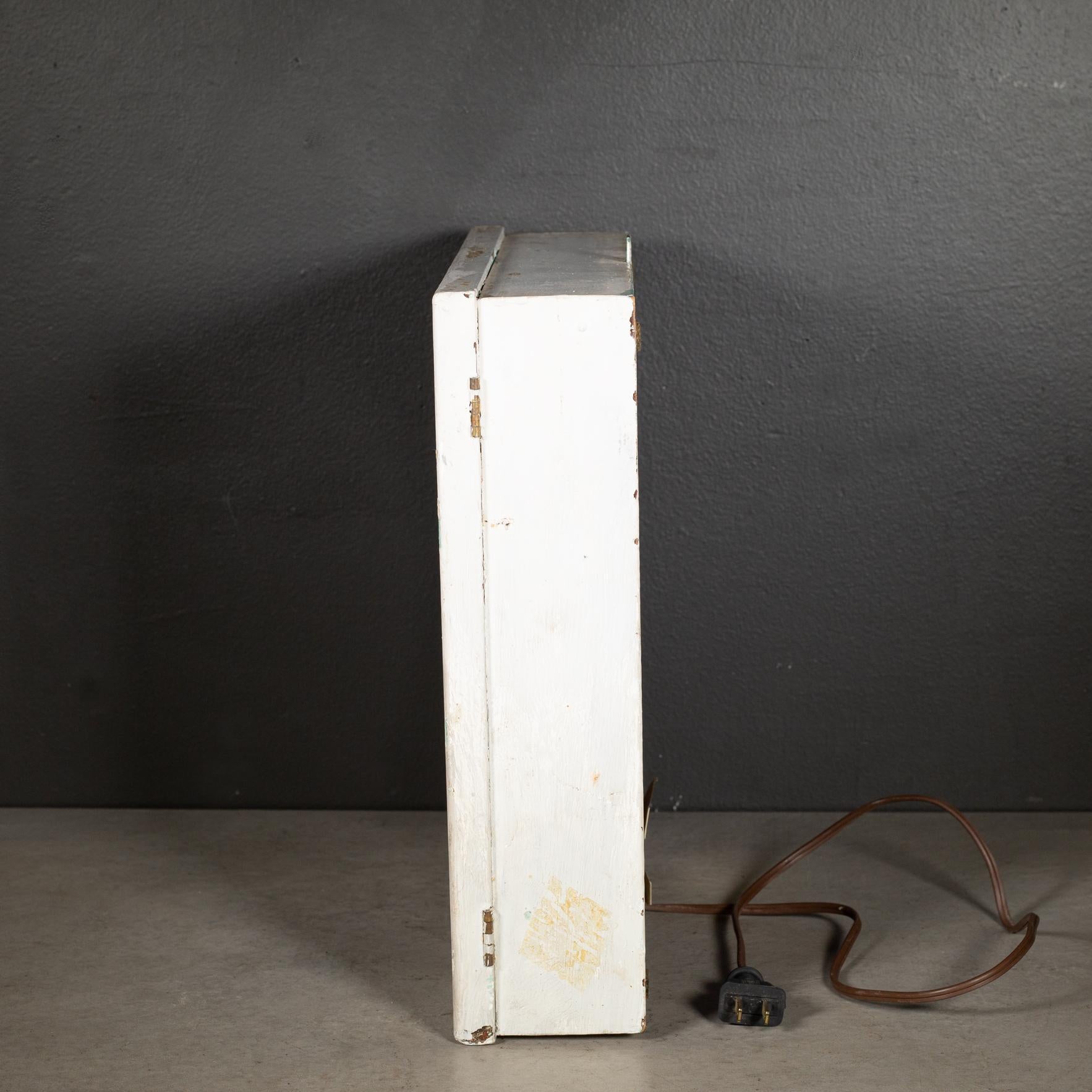Vintage Sessions Electric Wall Clock c.1930 In Good Condition For Sale In San Francisco, CA