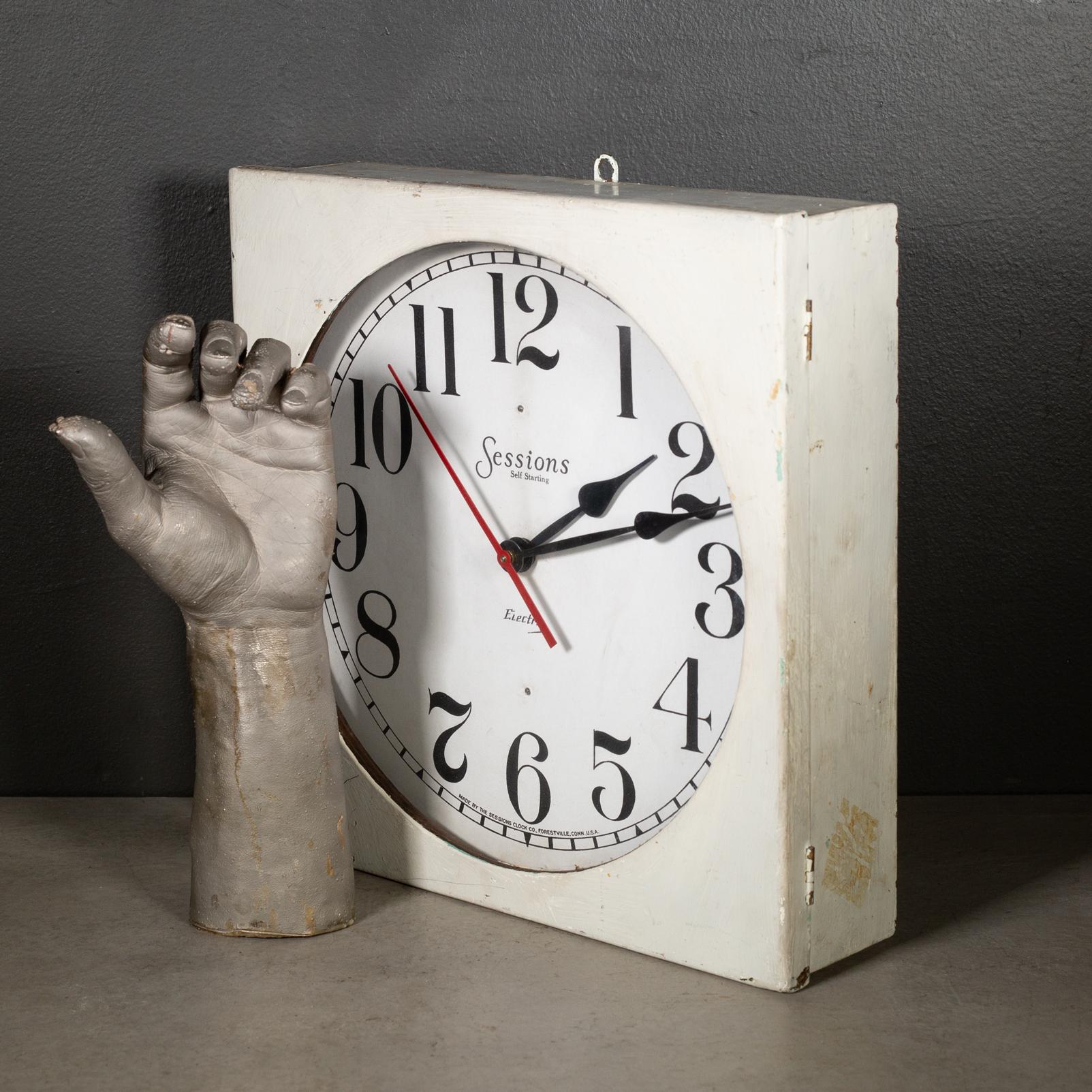 Vintage Sessions Electric Wall Clock c.1930 For Sale 1