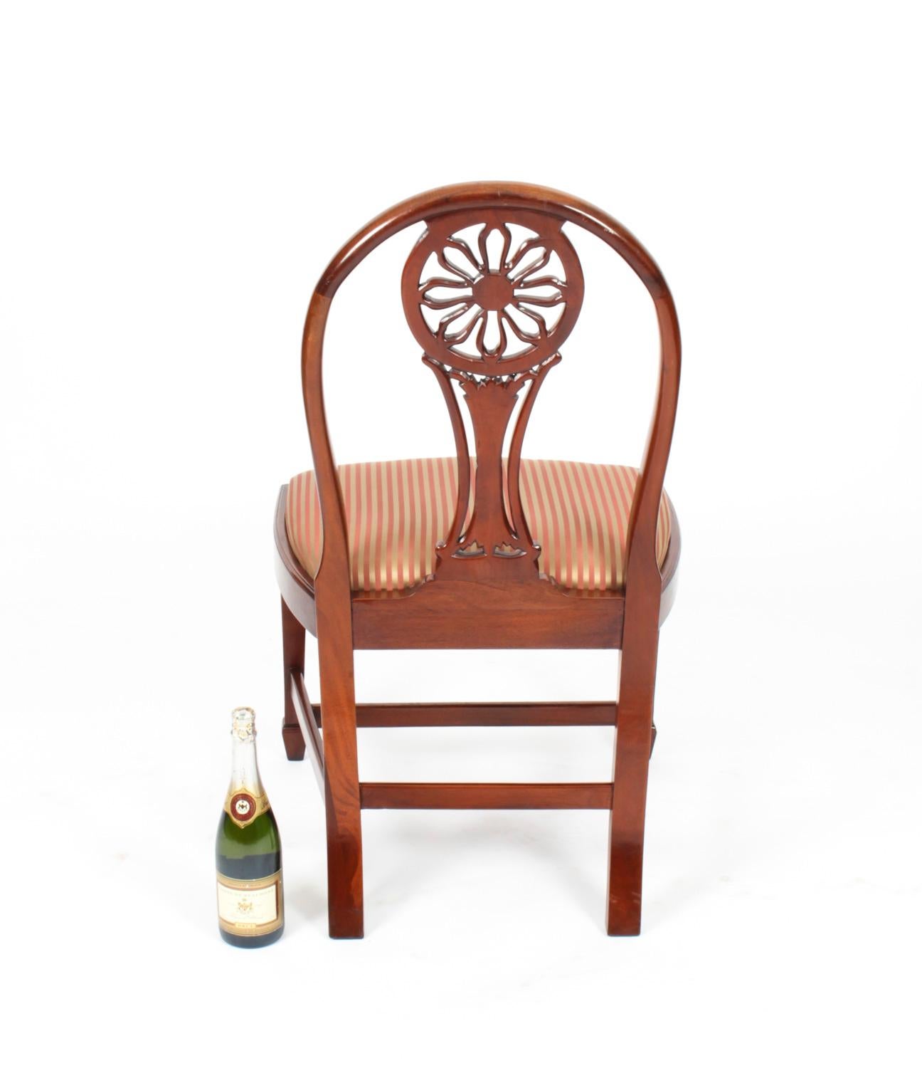 Ensemble vintage de 10 chaises de salle à manger anglaises de style Régence en acajou du milieu du XXe siècle en vente 5