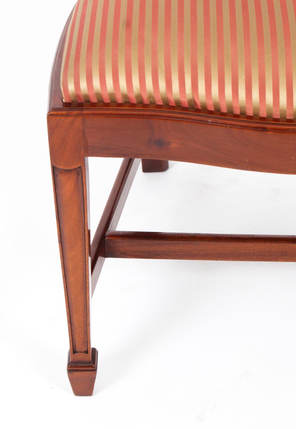 Acajou Ensemble vintage de 10 chaises de salle à manger anglaises de style Régence en acajou du milieu du XXe siècle en vente