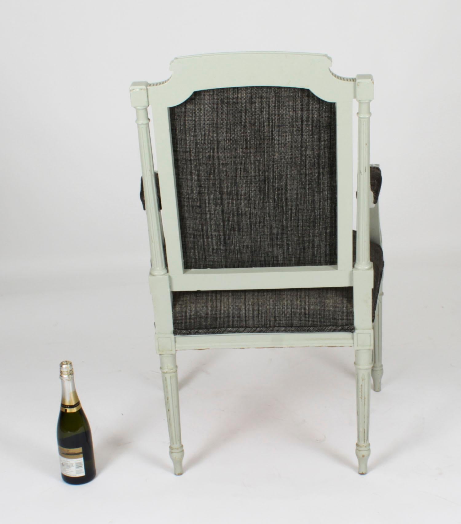 Vintage Set 10 chaises de salle à manger Louis XVI Revive peintes en bleu et gris 20ème siècle en vente 15