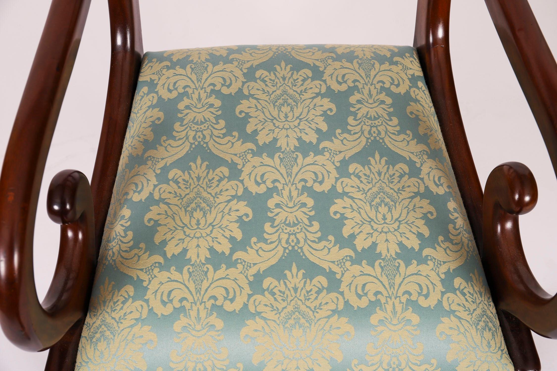 XX secolo Set vintage di 10 sedie da pranzo con schienale da bar in mogano Regency Revival 20° secolo in vendita