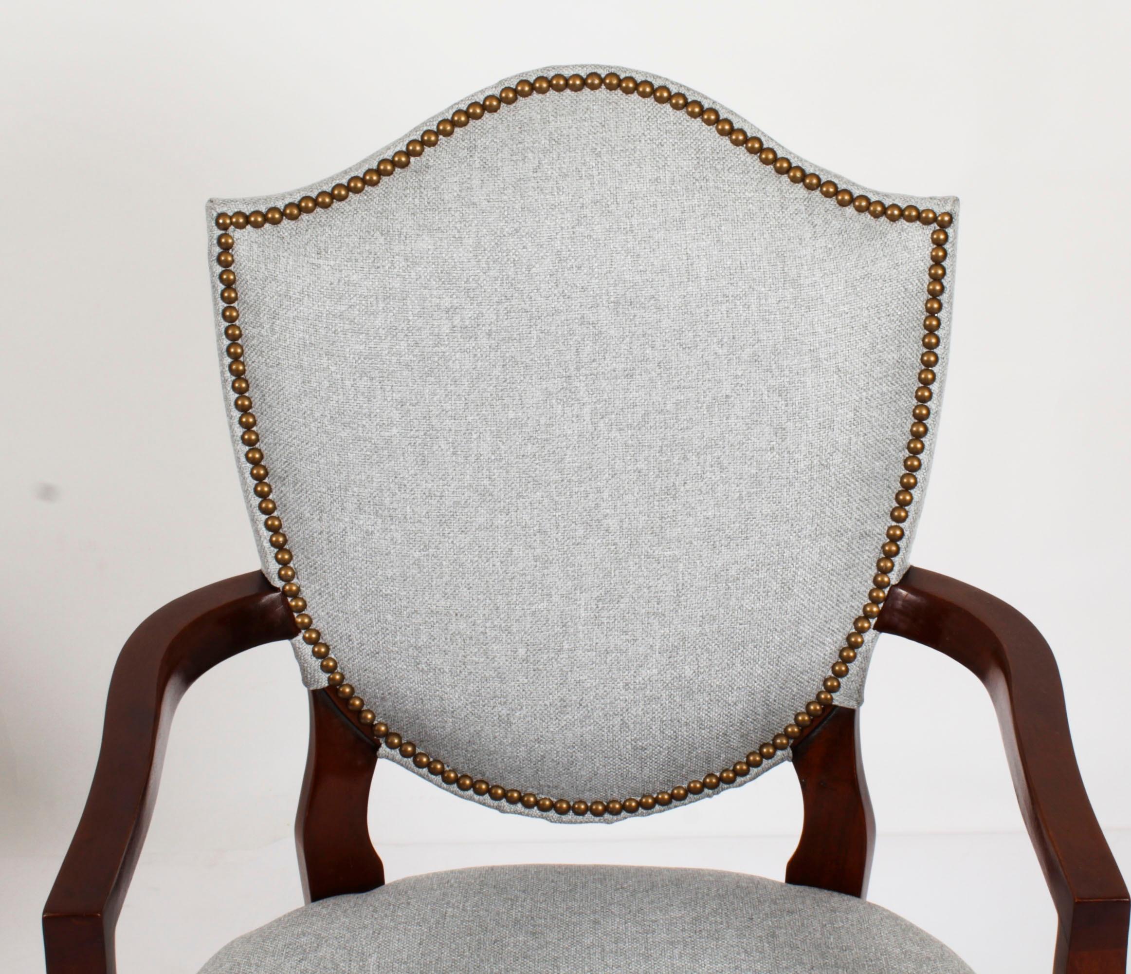 Vintage Set 12 Hepplewhite Revival Shield Back Dining Chairs 20th Century For Sale 11