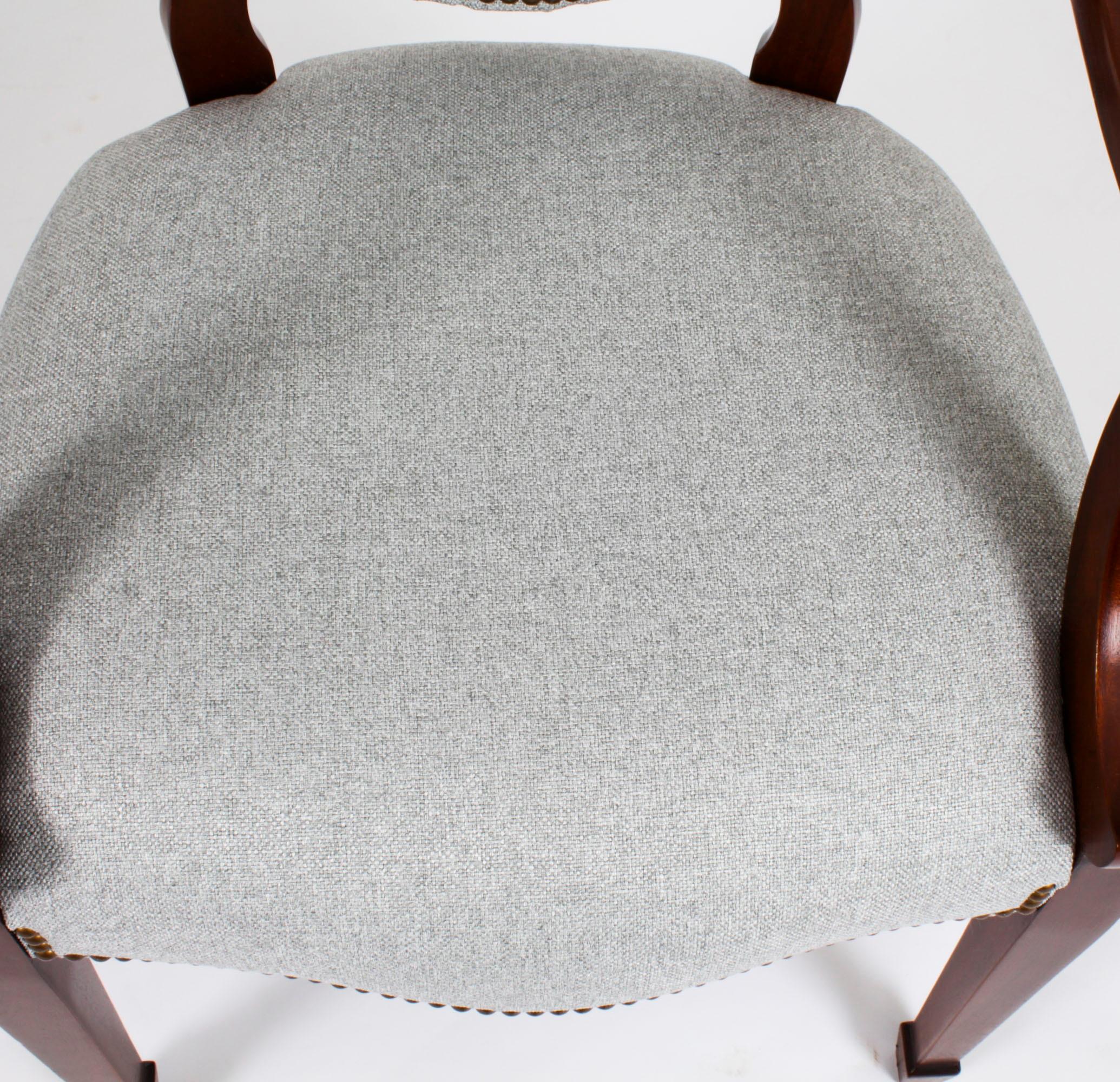 Vintage Set 12 Hepplewhite Revival Shield Back Dining Chairs 20th Century For Sale 13