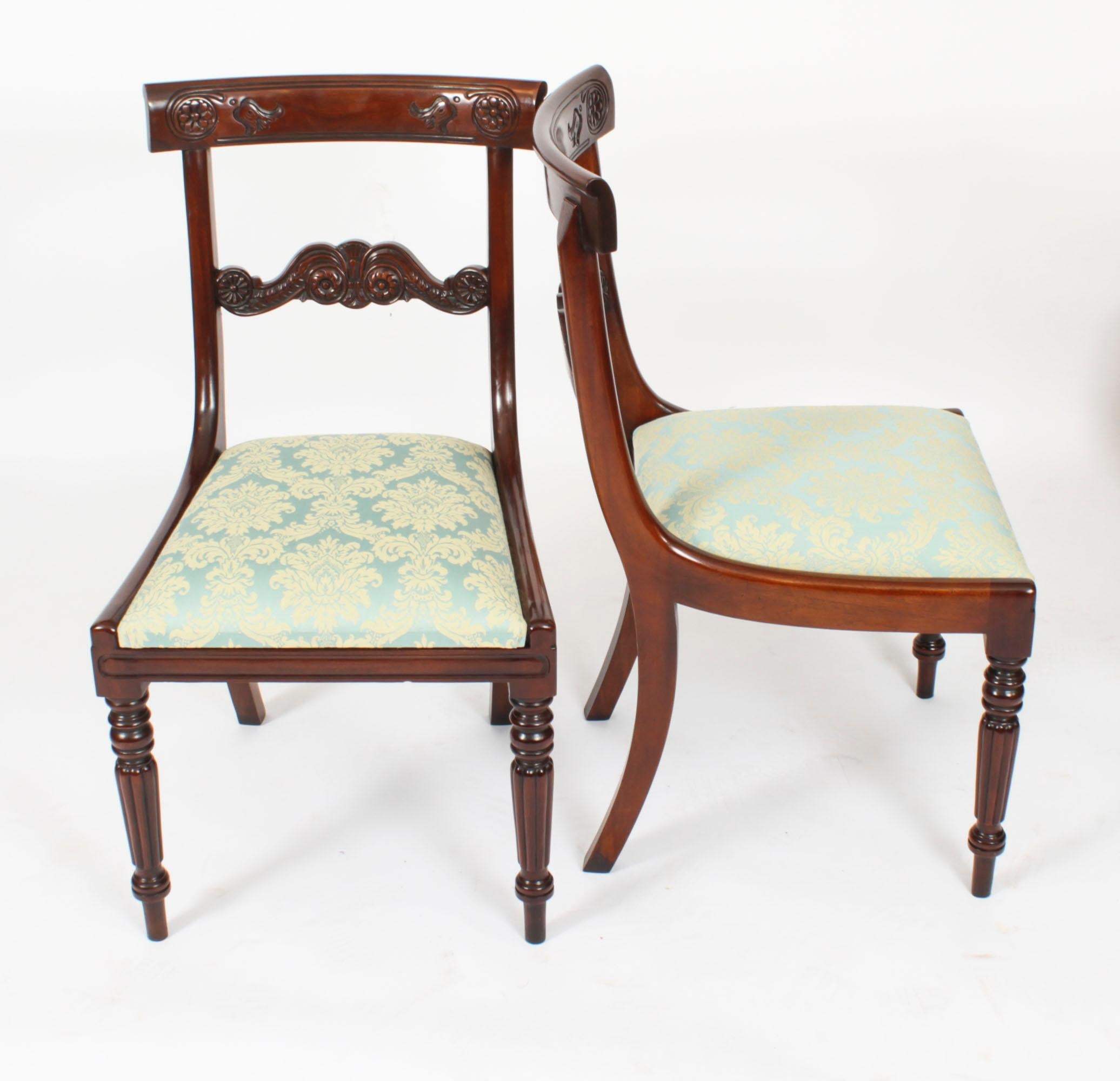 An absolutely fantastic Vintage set of twelve Regency Revival Bar Back dining chairs dating from the second half of the 20th century.

Masterfully hand crafted in beautiful solid flame mahogany,the finish and attention to detail on display are truly