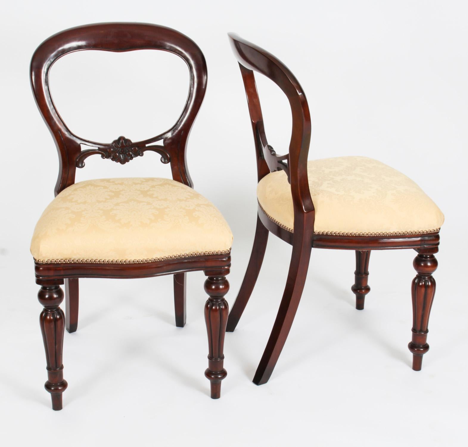 Vintage Set 12 Victorian Revival Balloon Back Dining Chairs 20th Century For Sale 4