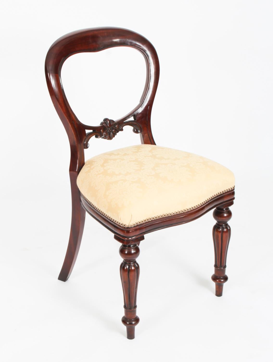 Vintage Set 12 Victorian Revival Balloon Back Dining Chairs 20th Century For Sale 5