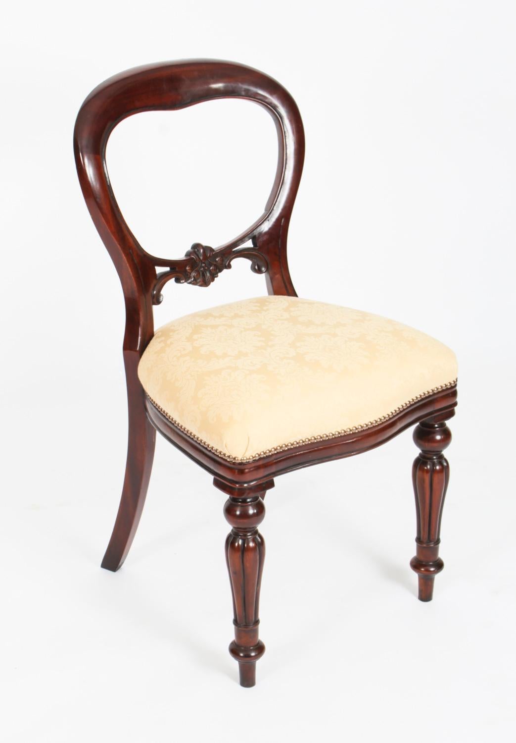Vintage Set 12 Victorian Revival Balloon Back Dining Chairs 20th Century For Sale 8