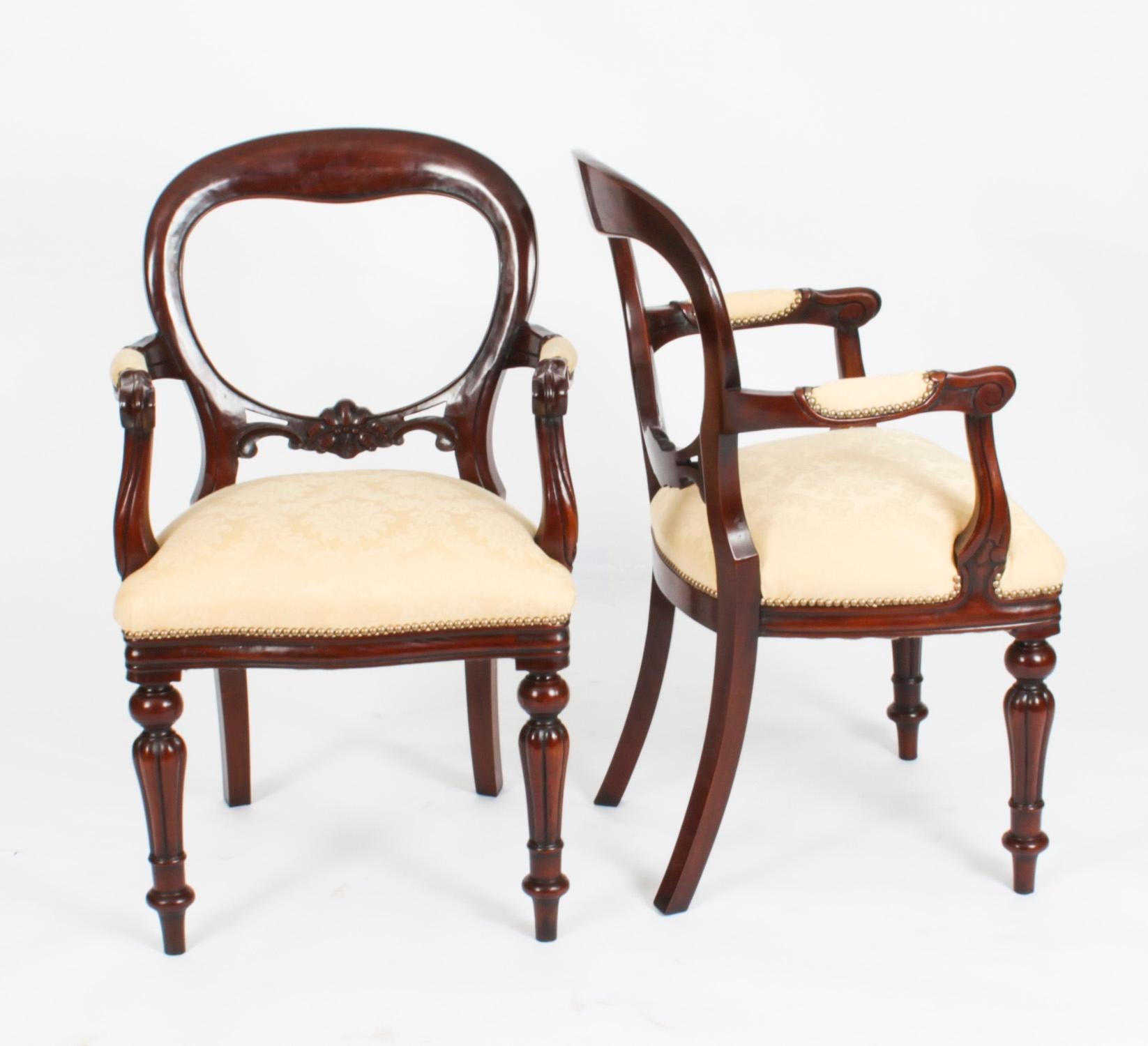 English Vintage Set 12 Victorian Revival Balloon Back Dining Chairs 20th Century For Sale