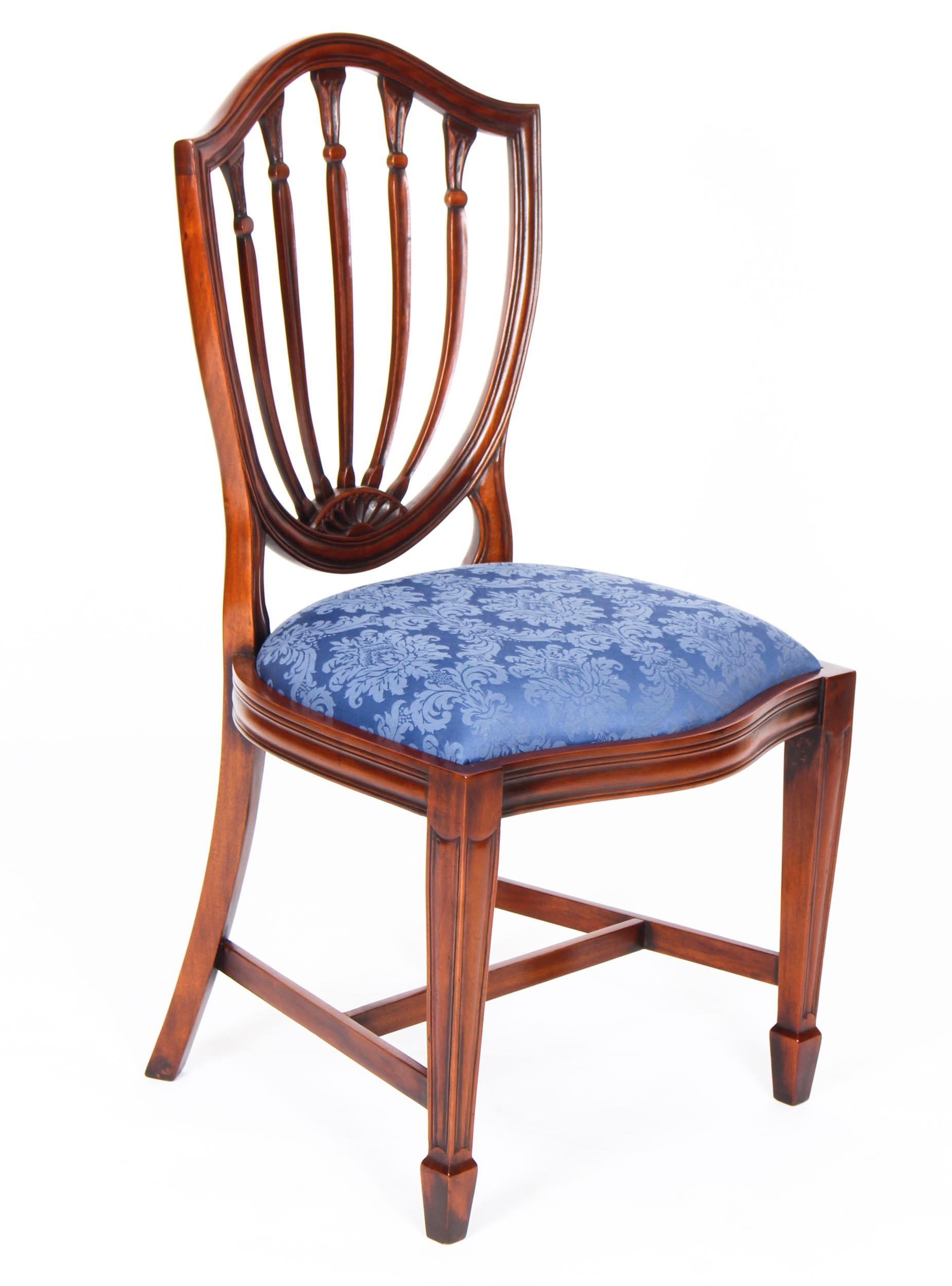 Vintage Set 18 English Hepplewhite Revival Dining Chairs 20th Century 10