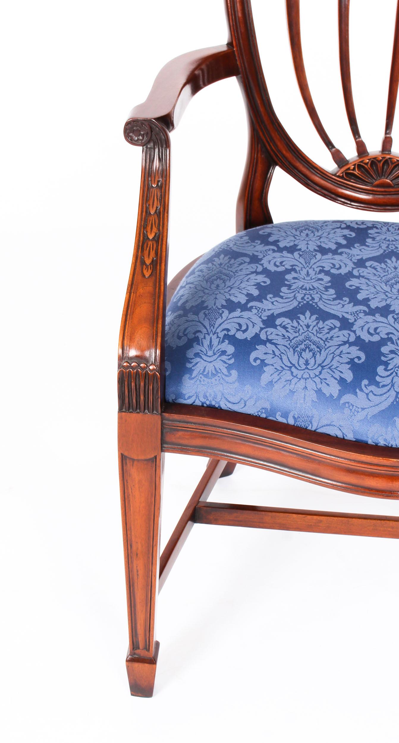 Vintage Set 18 English Hepplewhite Revival Dining Chairs 20th Century 4