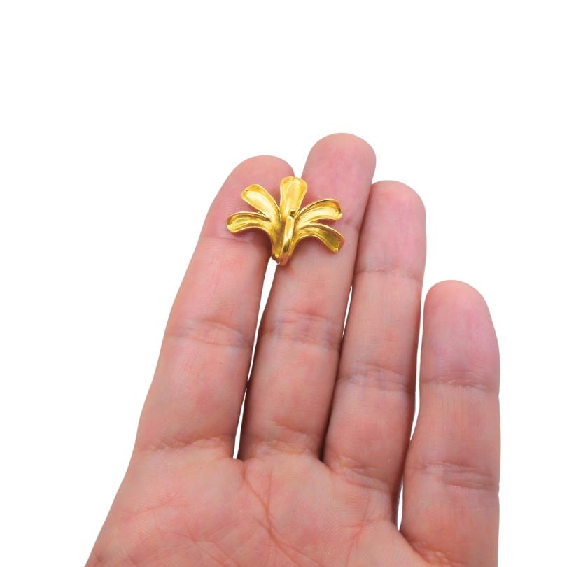 Conjunto Vintage Pendientes Lirio Oro 18k Colgante en Excelente estado para la venta en Beverly Hills, CA