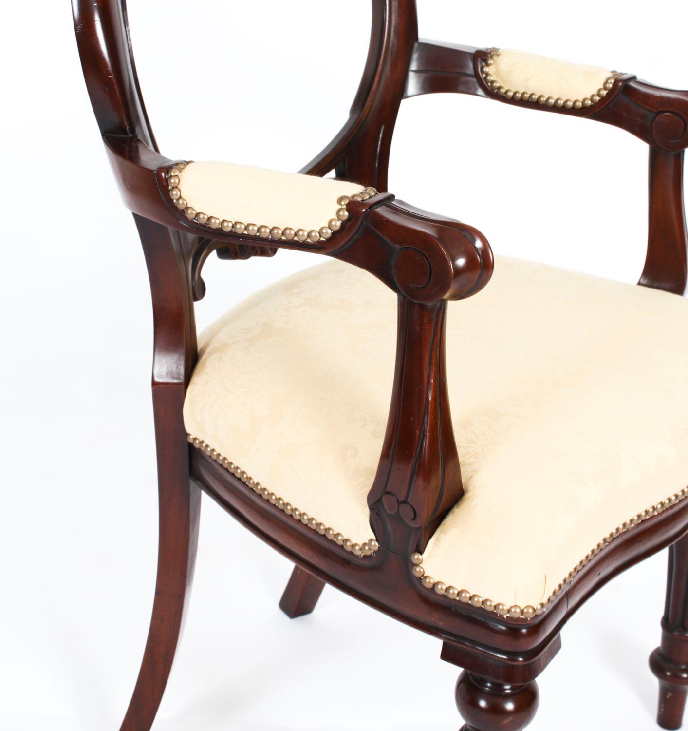 Ensemble vintage de 20 chaises de salle à manger néo- victoriennes à dossier ballon 20ème siècle en vente 5