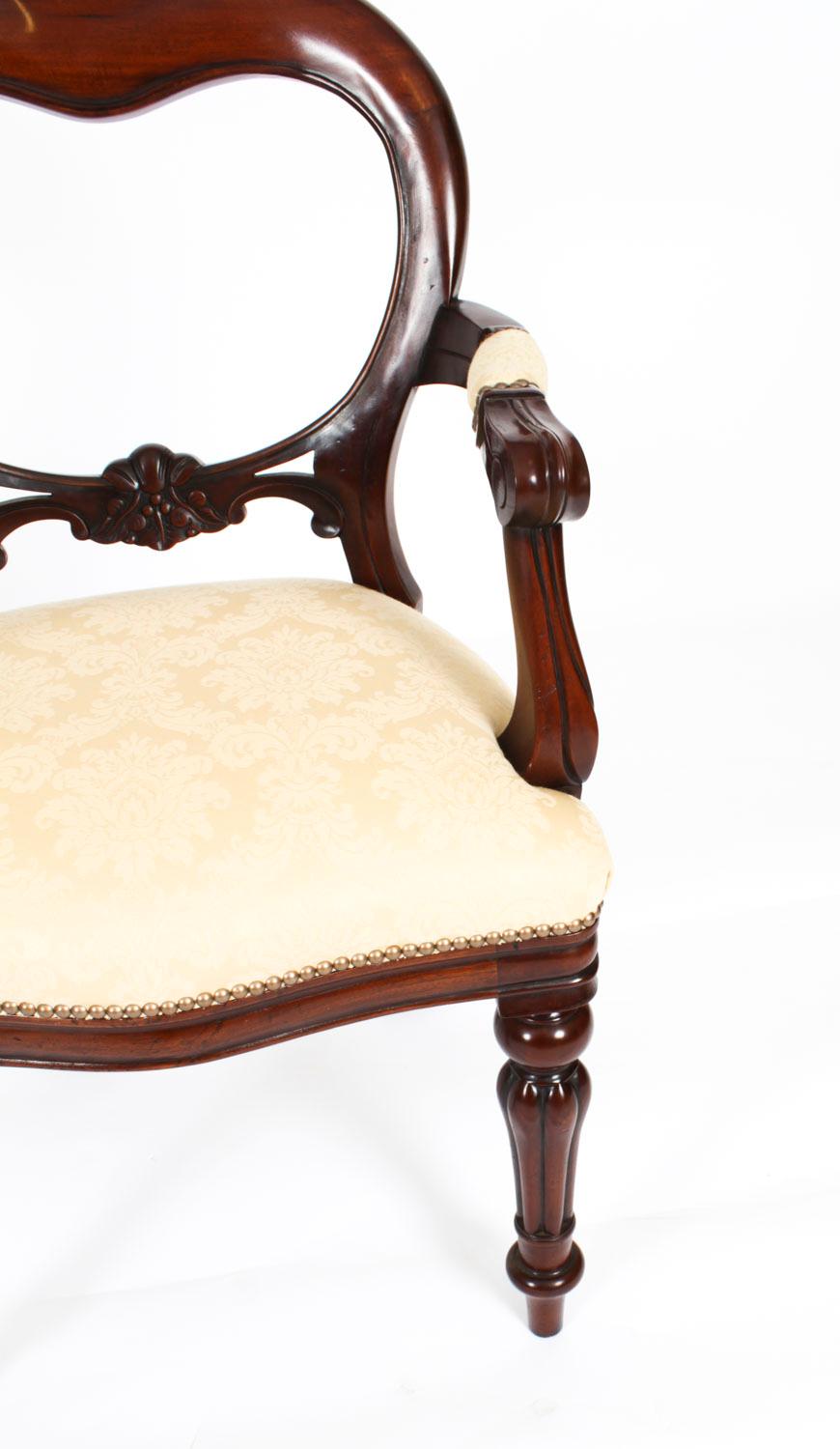 Ensemble vintage de 20 chaises de salle à manger néo- victoriennes à dossier ballon 20ème siècle en vente 1