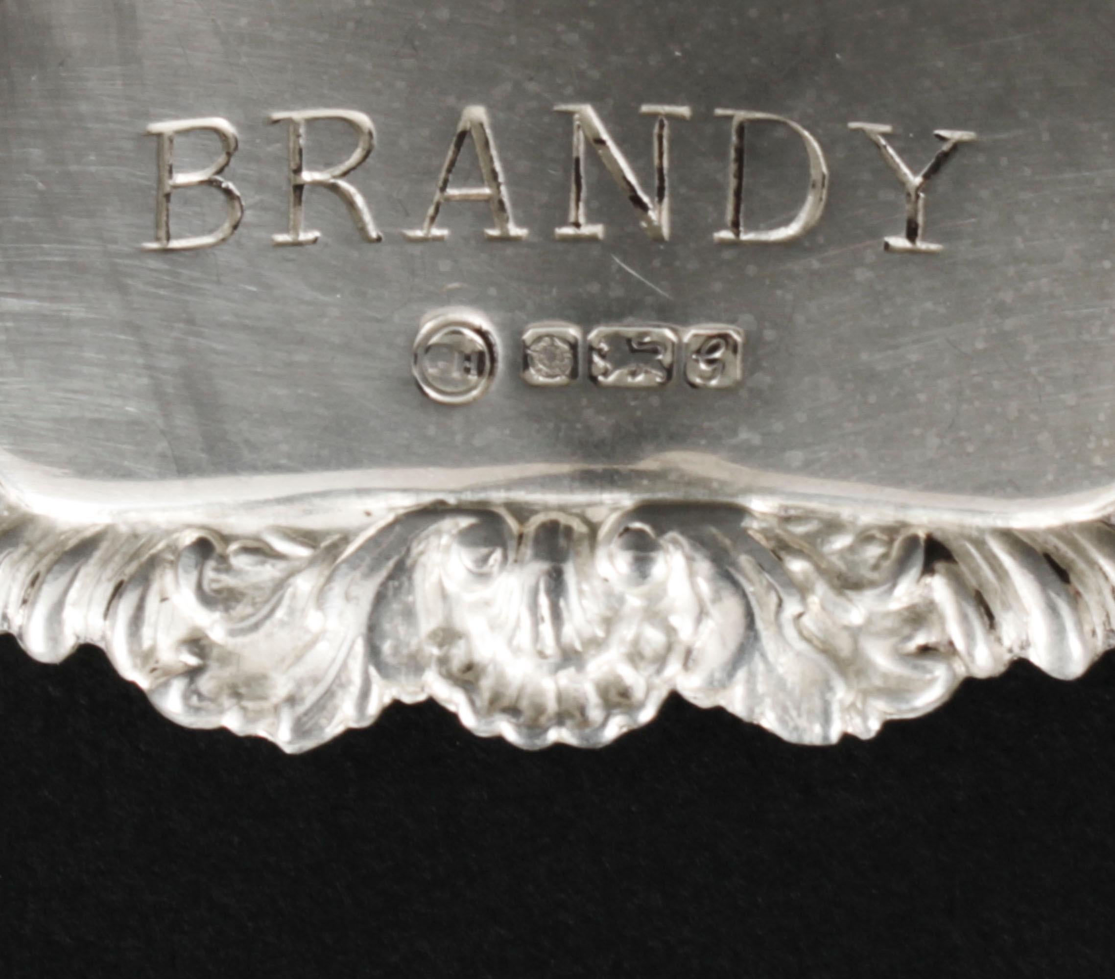 Ensemble vintage de 3 étiquettes de boissons en argent sterling Whisky, Brandy Sherry datée de 1981 Bon état - En vente à London, GB