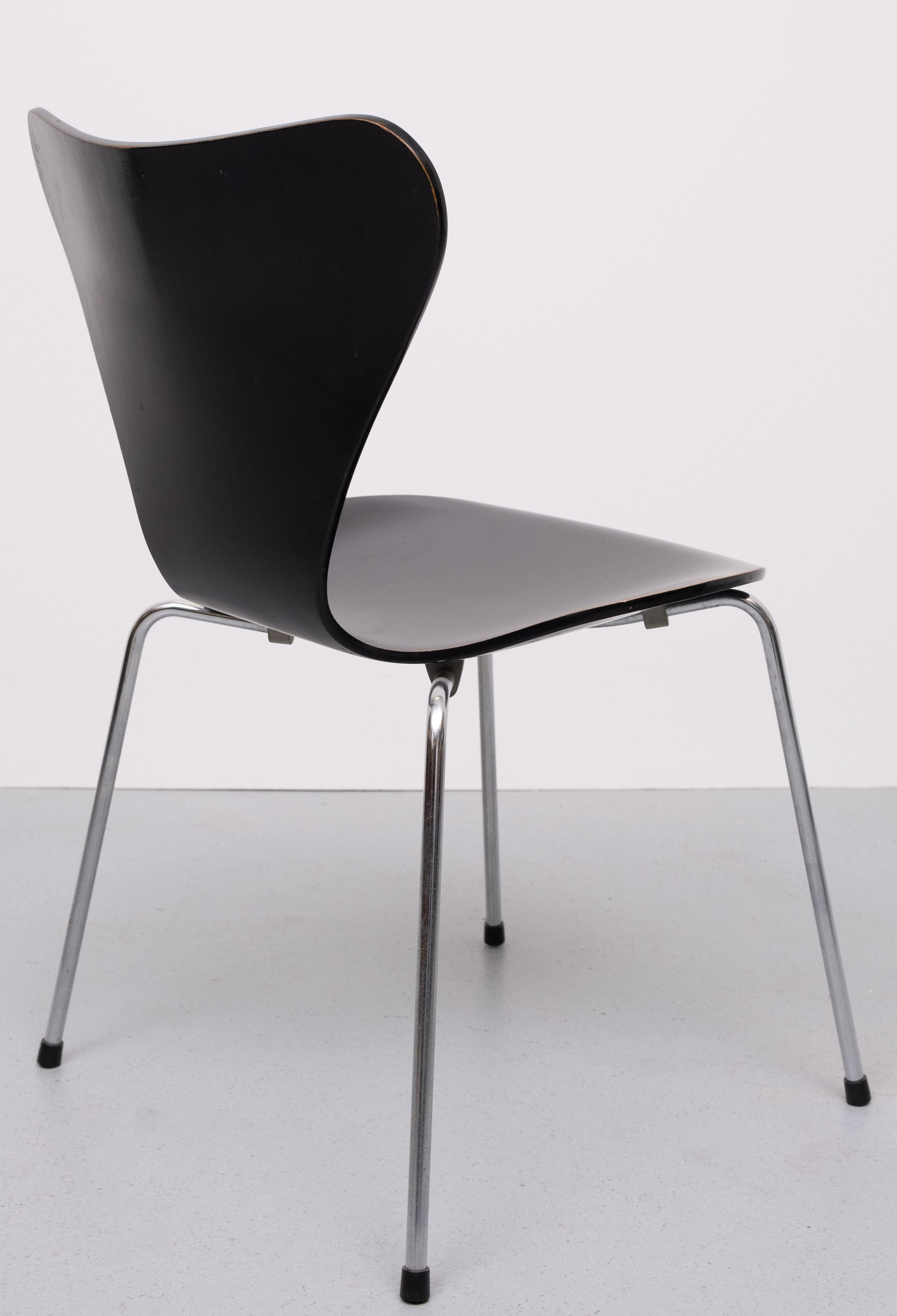 Set 3107 sedie a farfalla vintage design Arne Jacobsen per Fritz Hansen in vendita 3