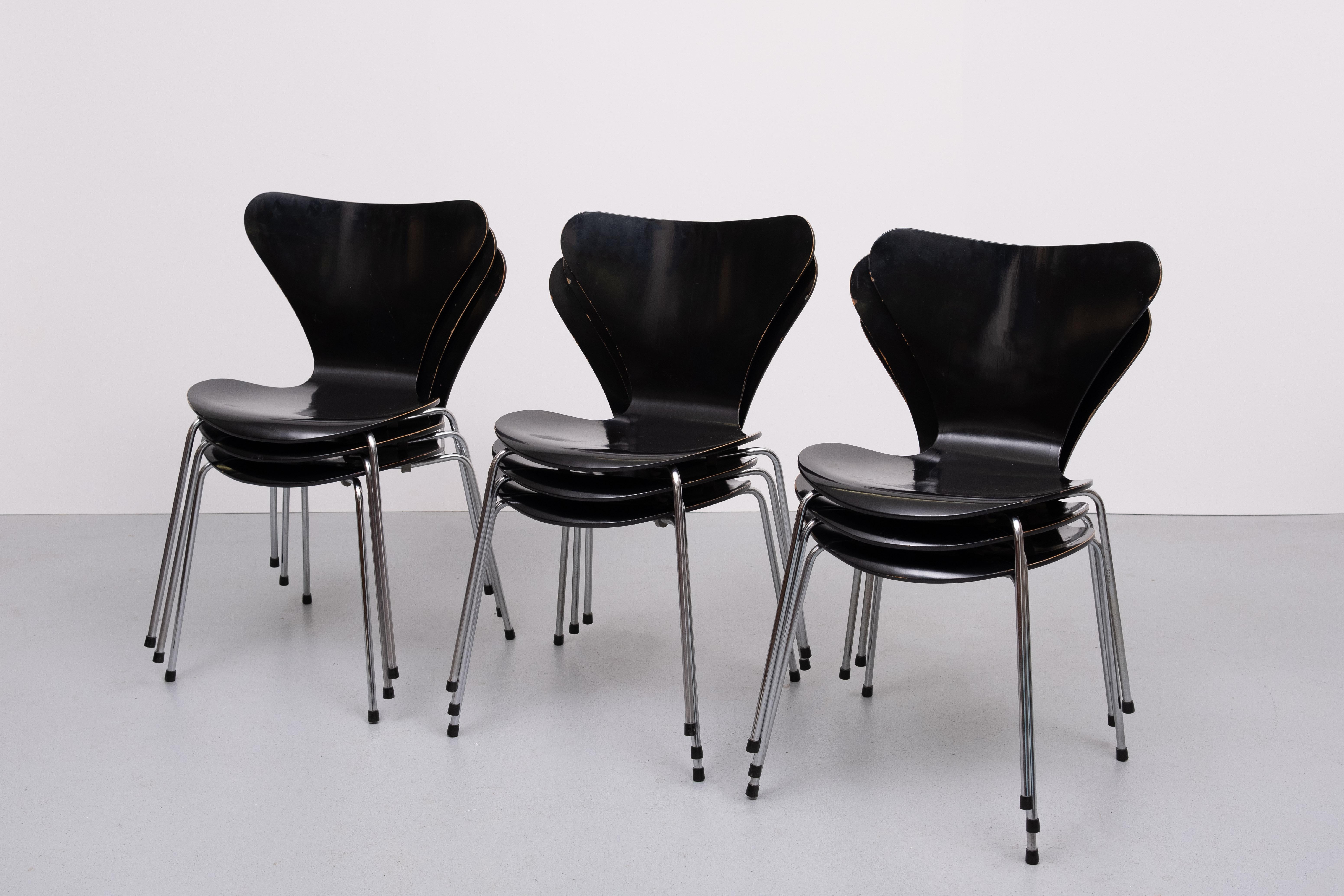 Set 3107 sedie a farfalla vintage design Arne Jacobsen per Fritz Hansen in vendita 4