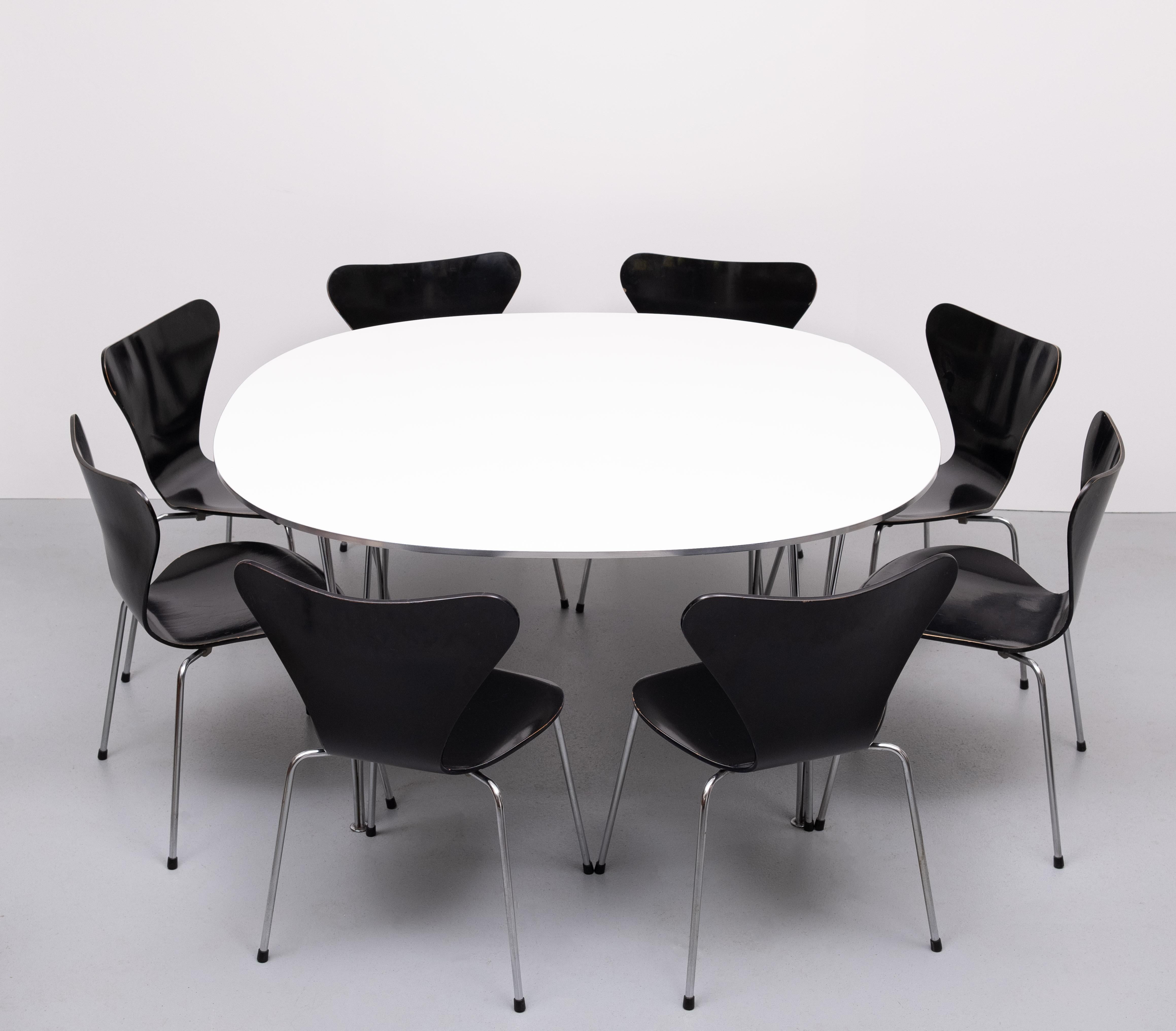 Set 3107 sedie a farfalla vintage design Arne Jacobsen per Fritz Hansen in vendita 7