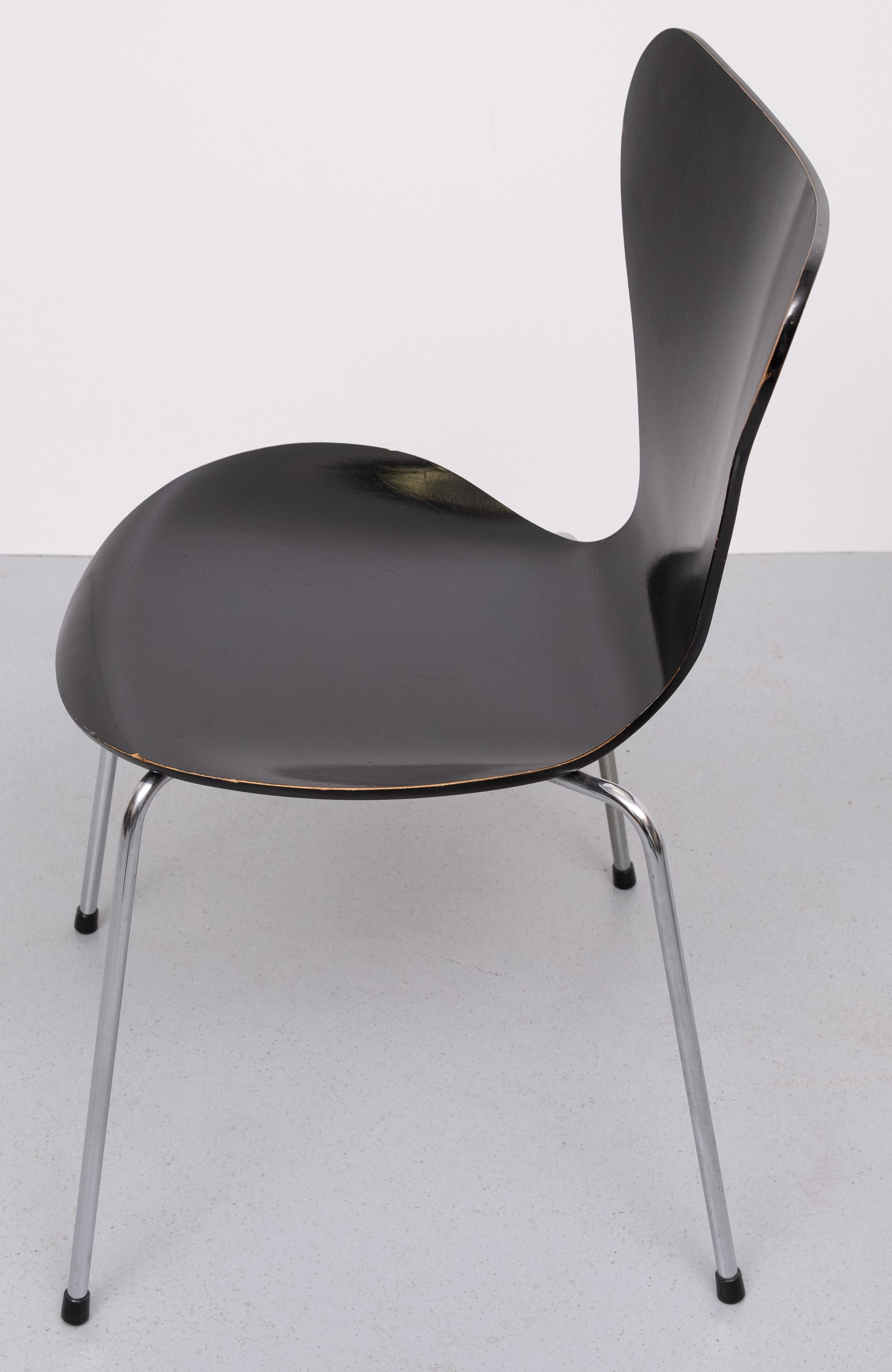 Set 3107 sedie a farfalla vintage design Arne Jacobsen per Fritz Hansen in vendita 1