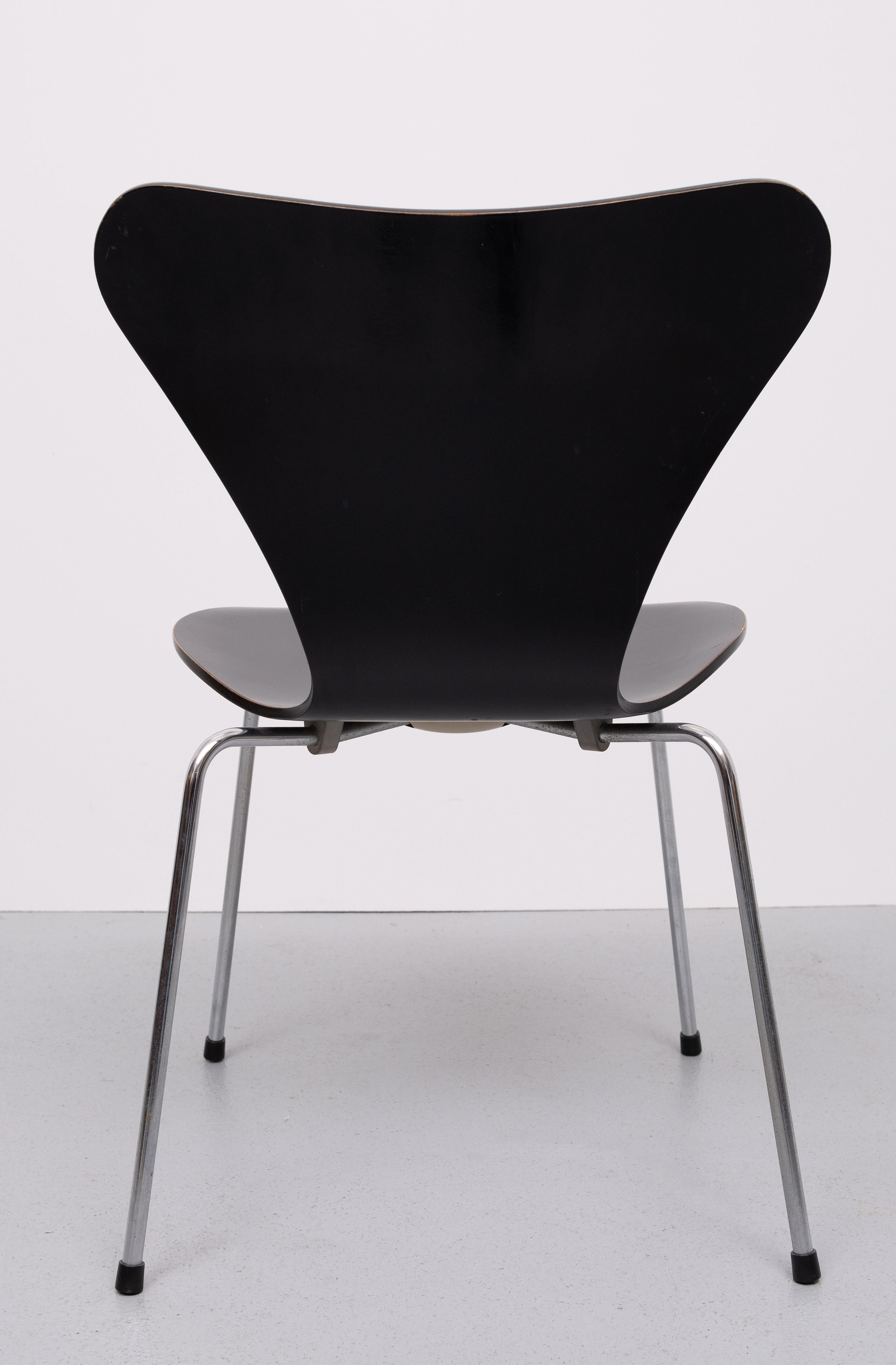Set 3107 sedie a farfalla vintage design Arne Jacobsen per Fritz Hansen in vendita 2