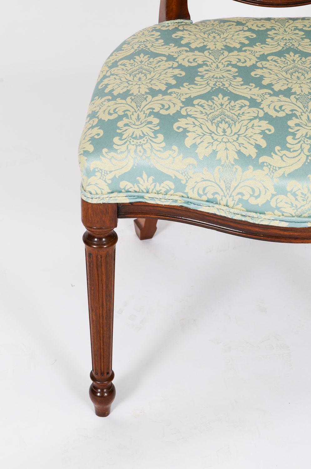 Vintage Set 8 Louis XIV Revival Upholstered Back Dining Chairs 20th Century in vendita 11