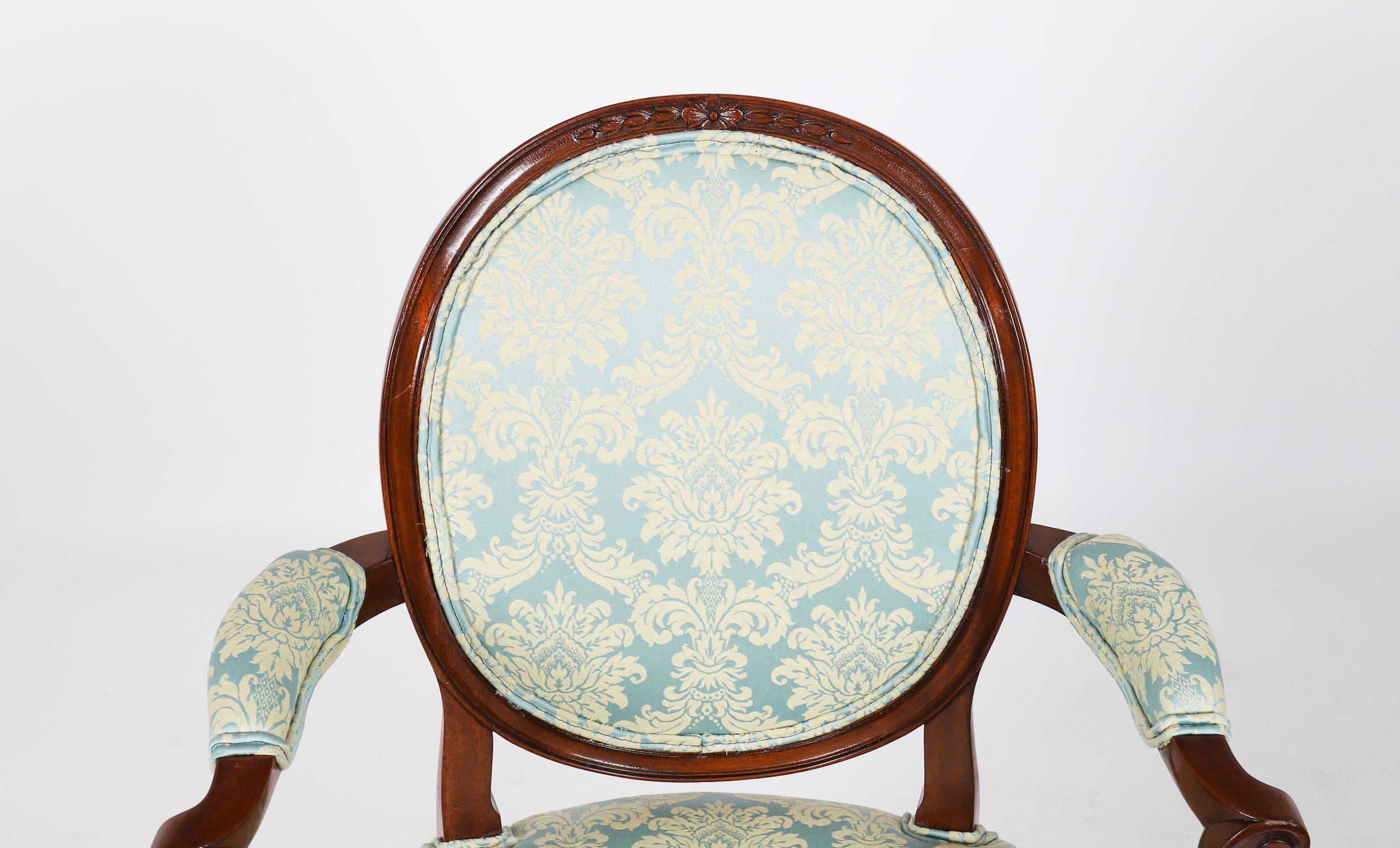 Vintage Set 8 Louis XIV Revival Upholstered Back Dining Chairs 20th Century in vendita 2