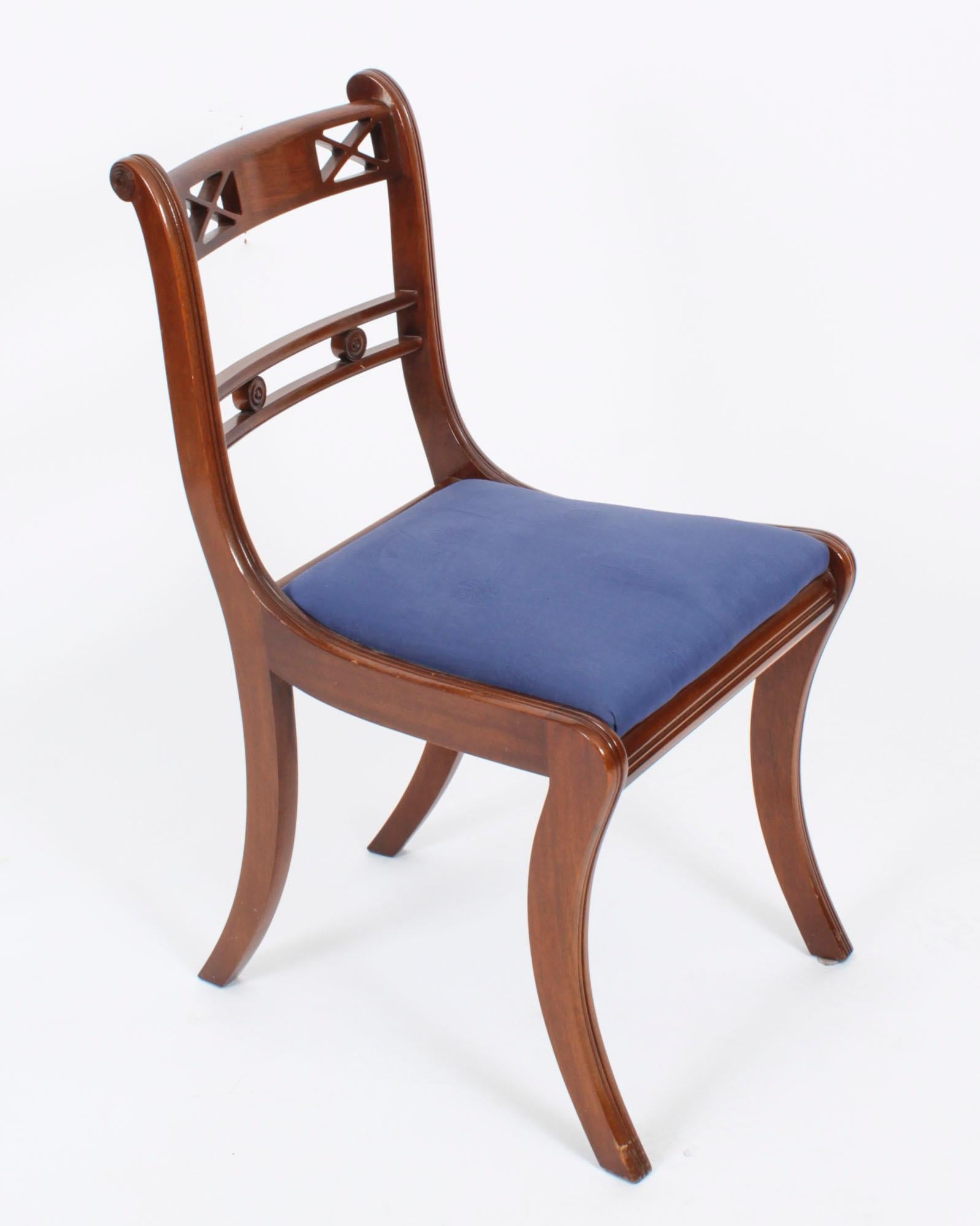 Tissu Vintage Set 8 Regency Revival Bar back Dining Chairs 20th Century en vente