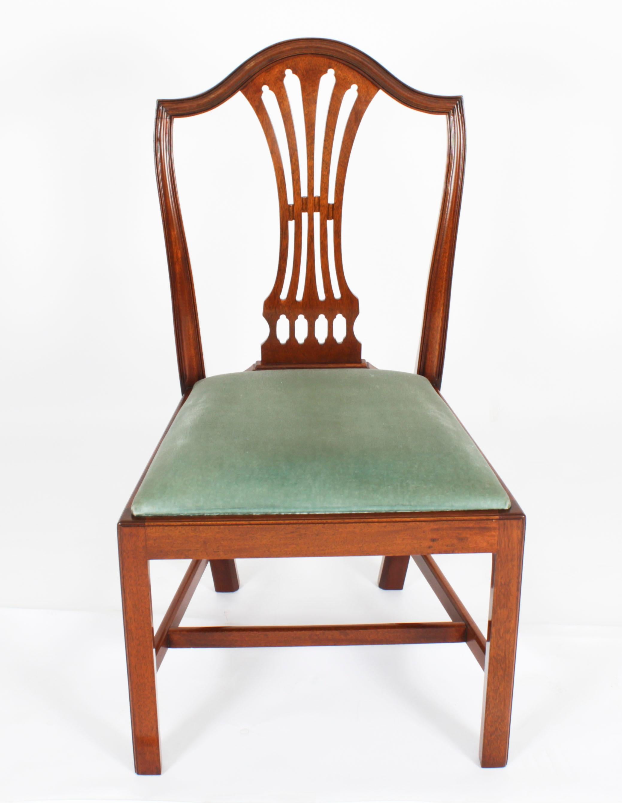 Vintage Set 8 Shield Back Dining Chairs by William Tillman 20th Century In Good Condition In London, GB