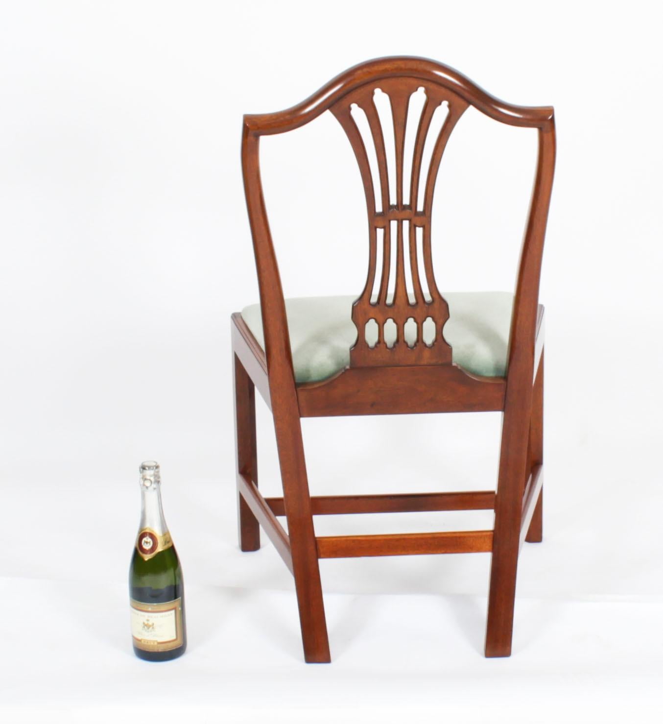 Vintage Set 8 Shield Back Dining Chairs by William Tillman 20th Century 4