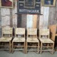 Vintage Ensemble de quatre sièges en frêne et jonc d'origine Charlotte Perriand No