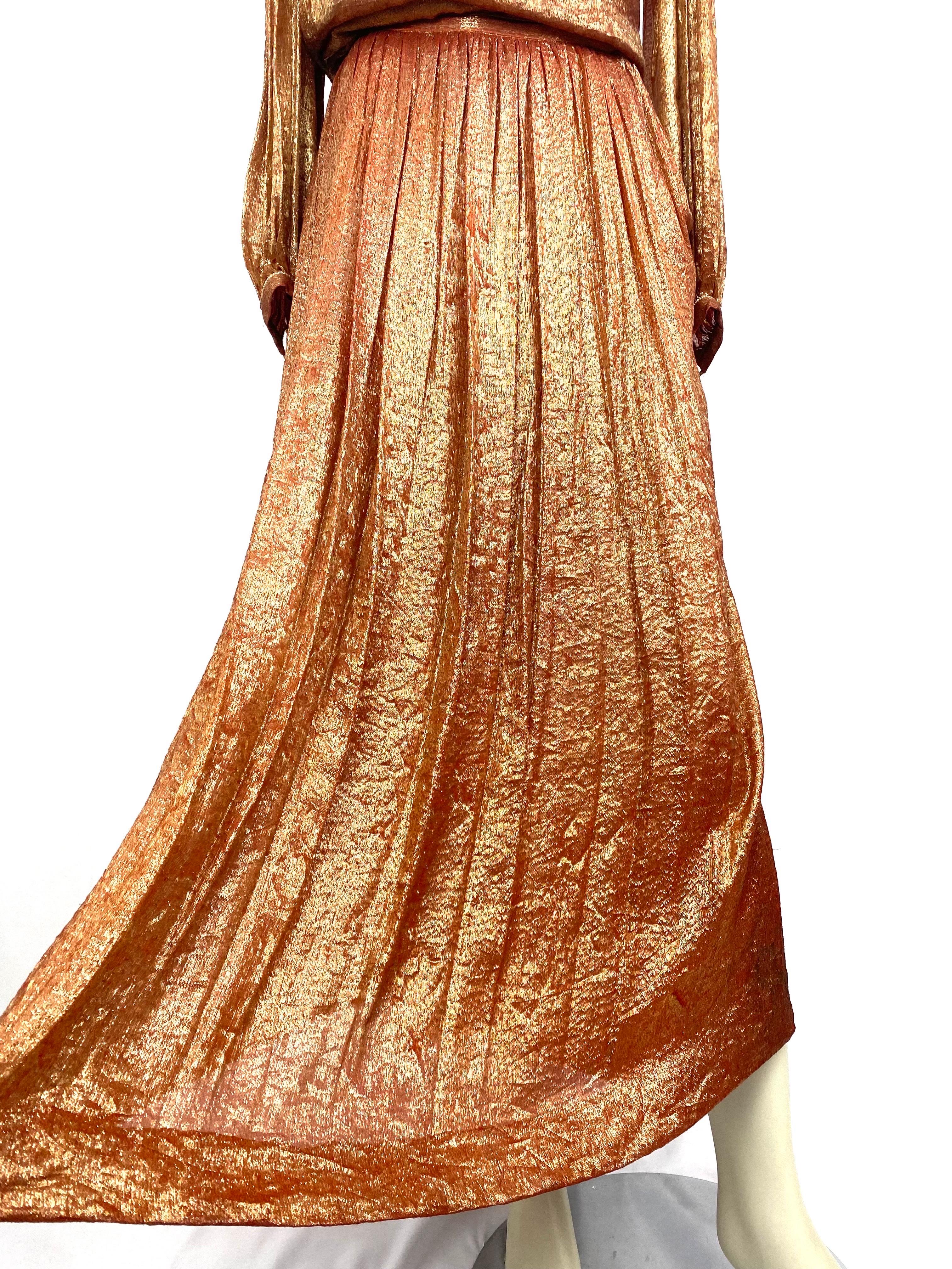 Women's Vintage set from the 1970s by Yves Saint Laurent in gold and bronze silk lamé